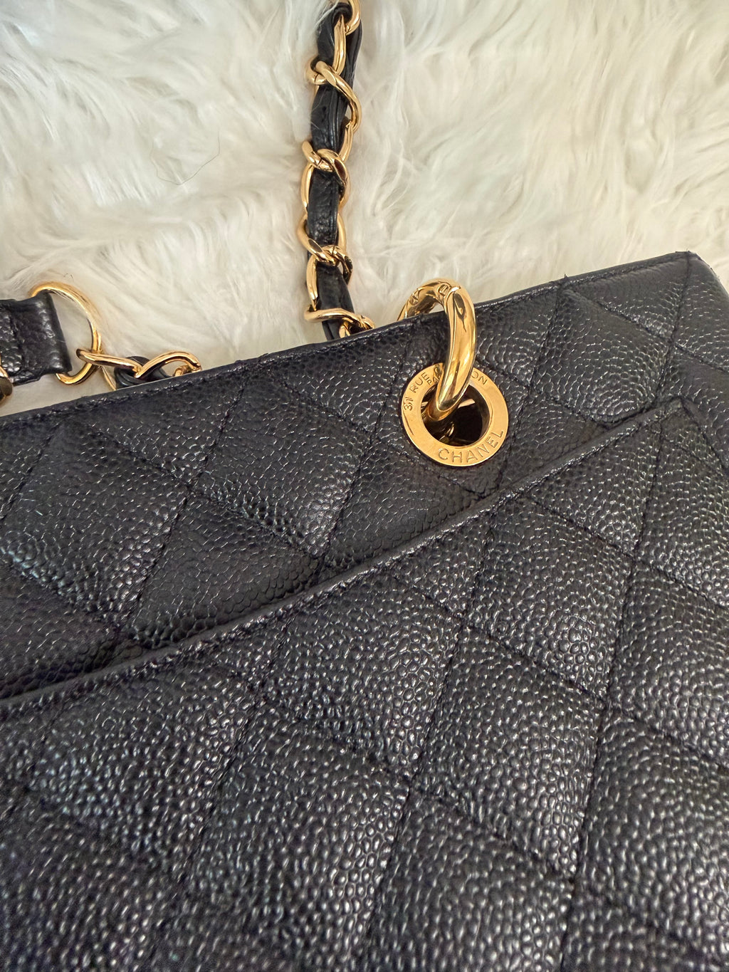 CHANEL GRAND TOTE IN CAVIAR LEATHER