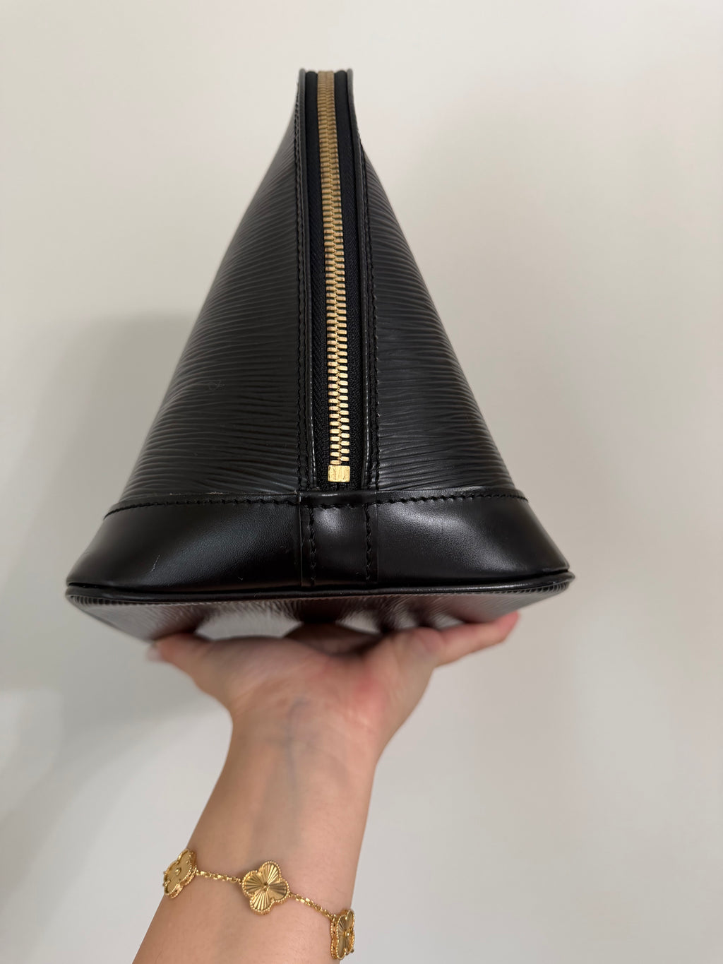 LOUIS VUITTON ALMA MM EPI LEATHER