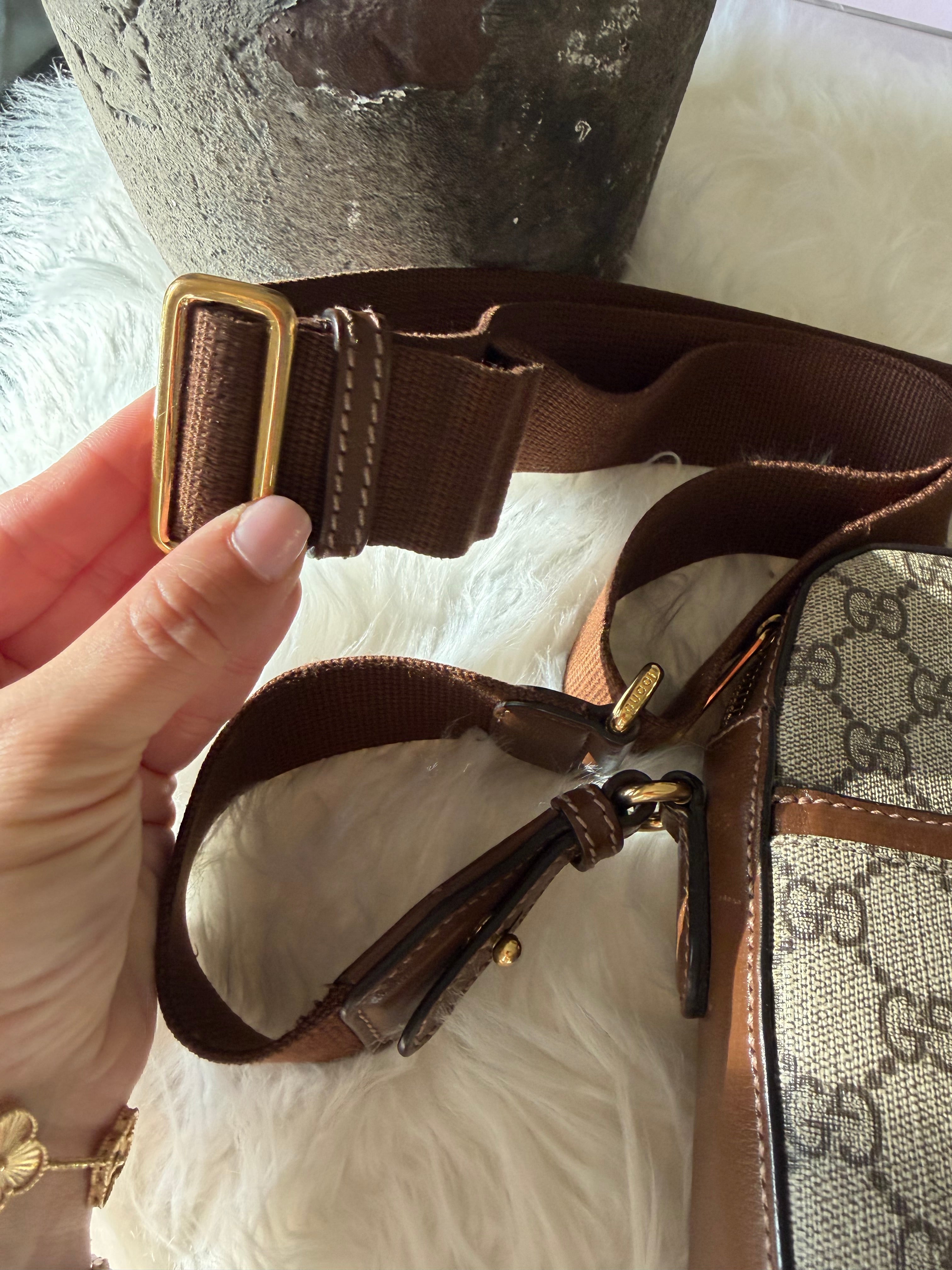 GUCCI GG SUPREME MONOGRAM AZALEA MESENGER BAG