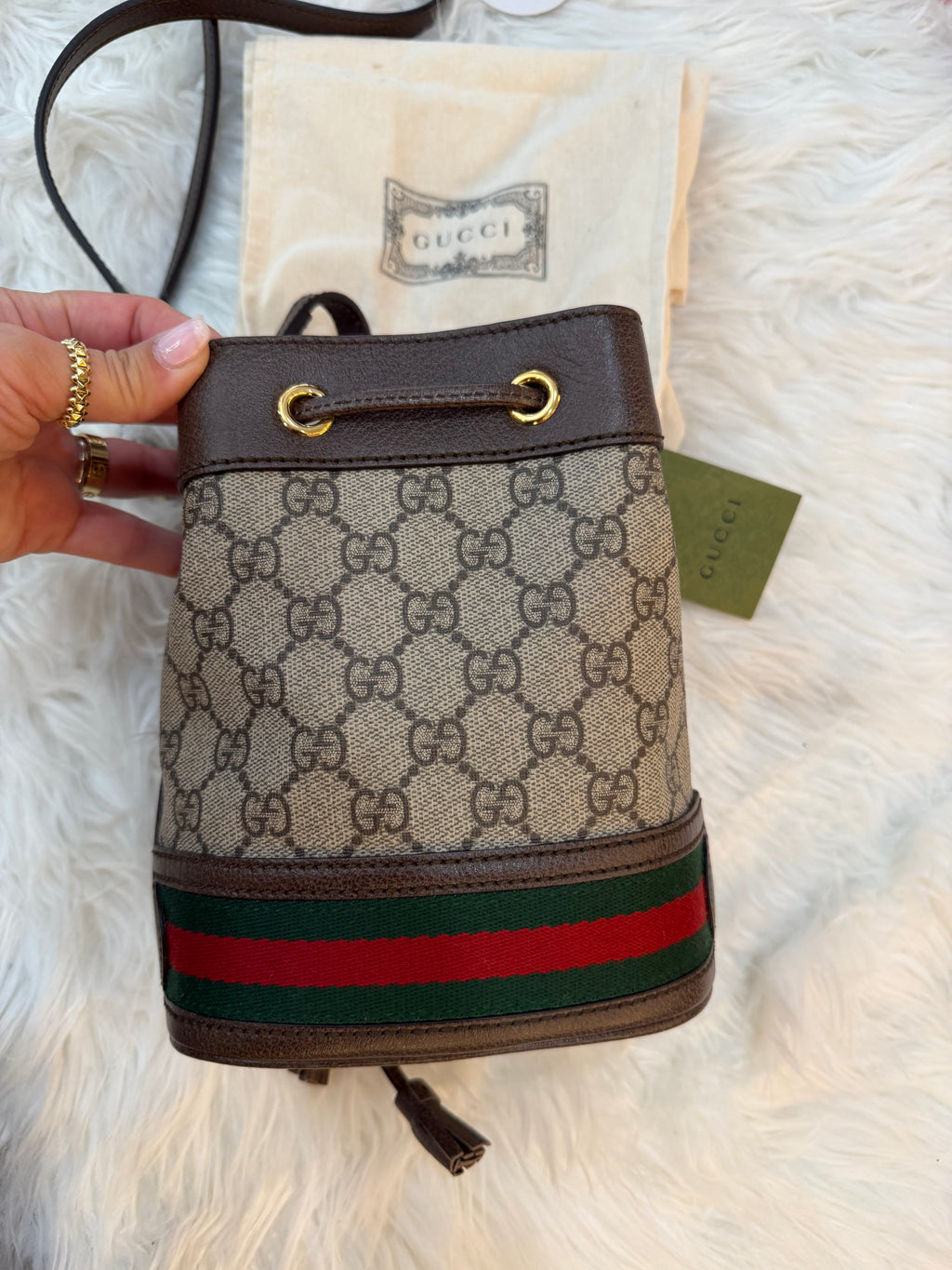 GUCCI OPHIDIA MINI GG SUPREME BUCKET BAG