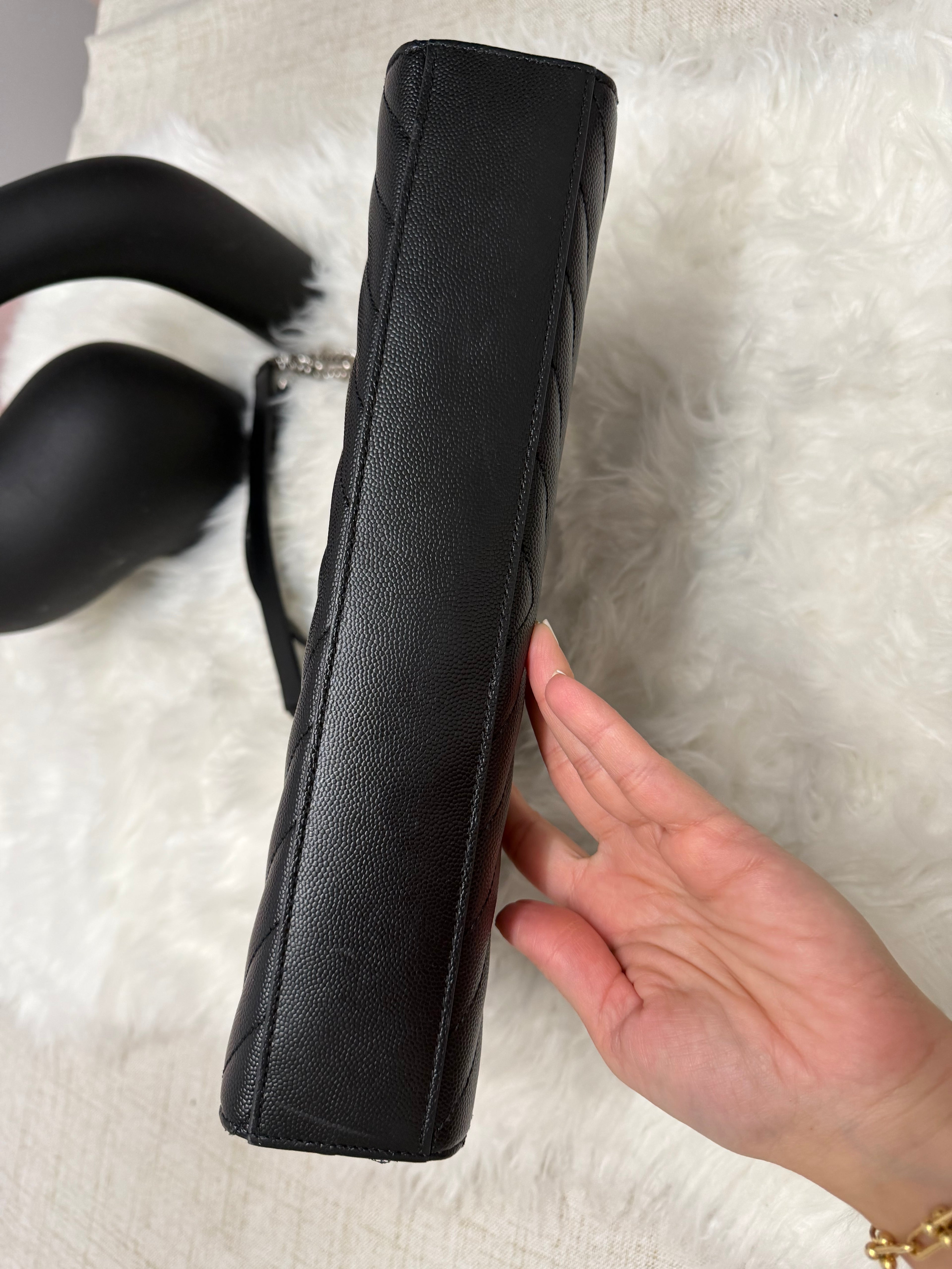 SAINT LAURENT LARGE CASSANDRA ENVELOPE BAG