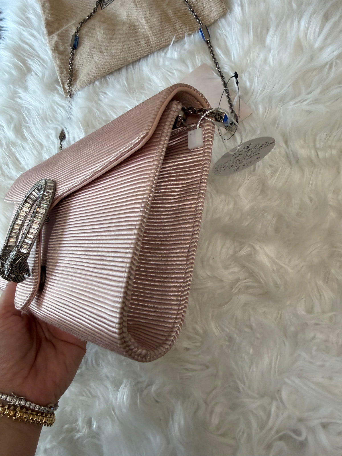 GUCCI DIONYSUS SILK SATIN CLUTCH WITH CRYSTAL TIGER HEAD