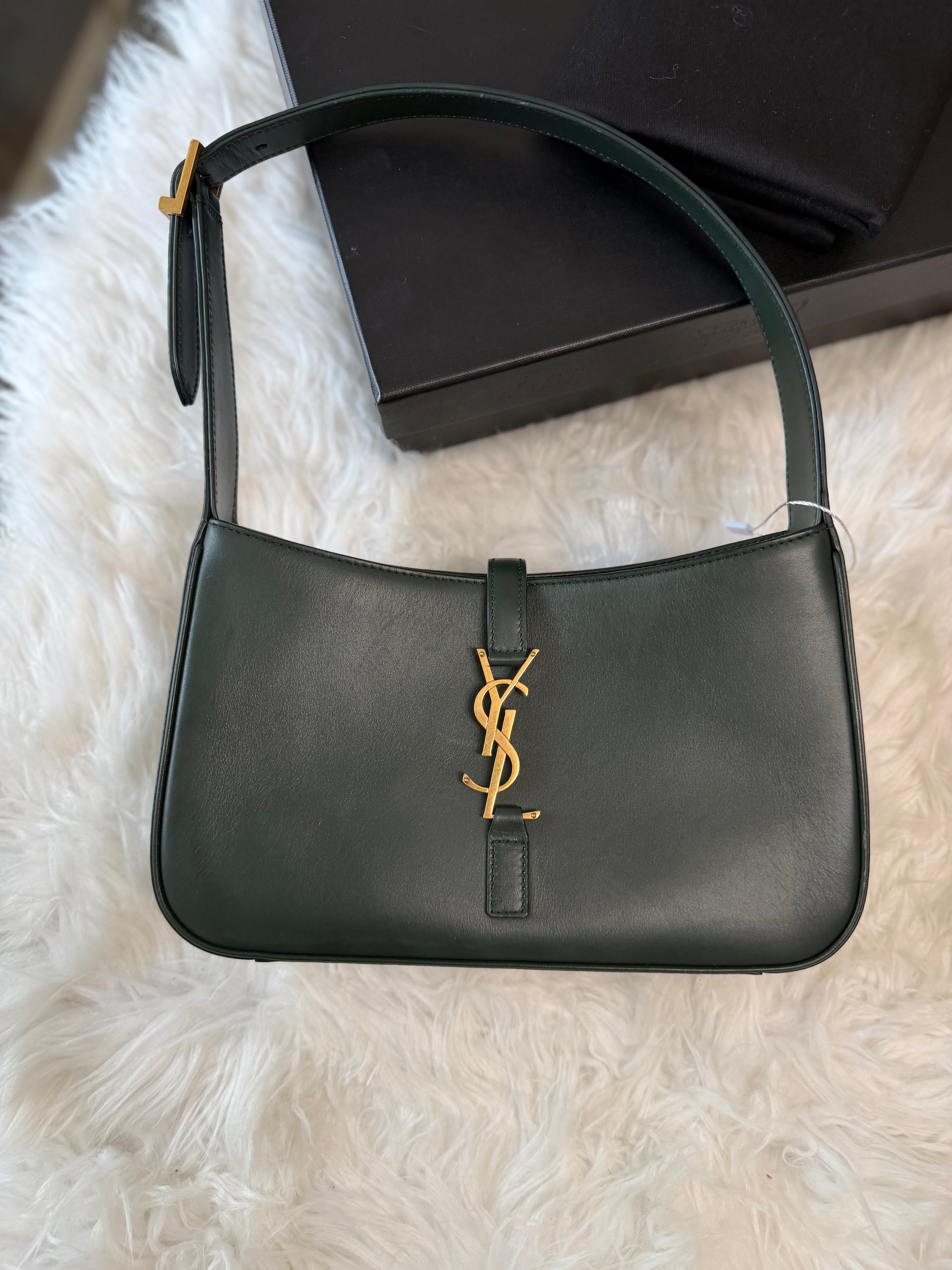 SAINT LAURENT 5 A 7 SHOULDER BAG
