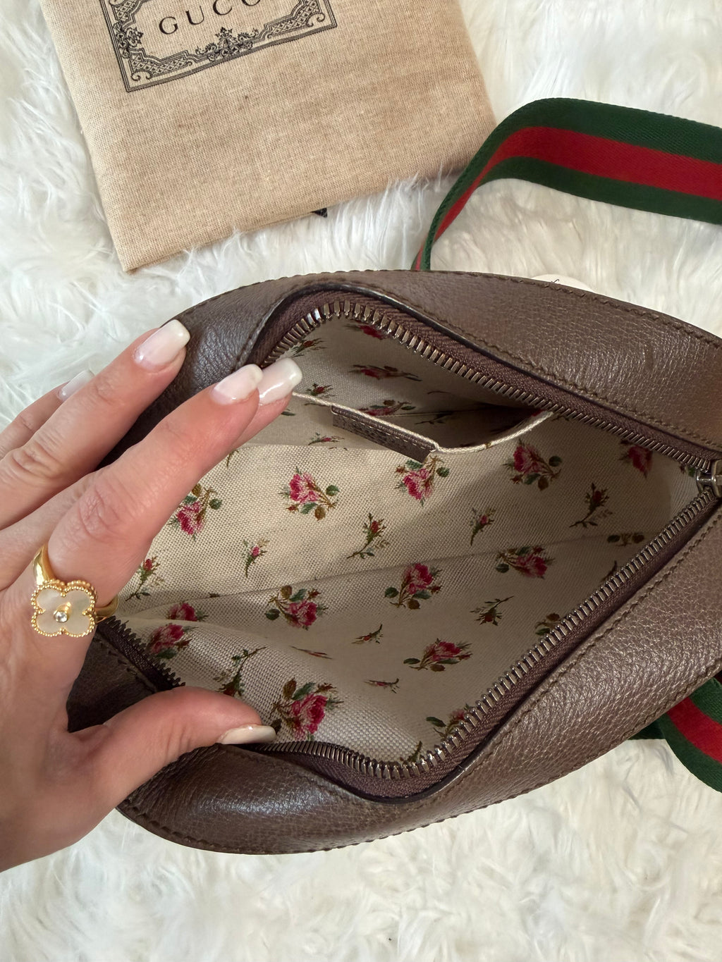 GUCCI NEO CAMERA GG SUPREME MESSANGER BAG
