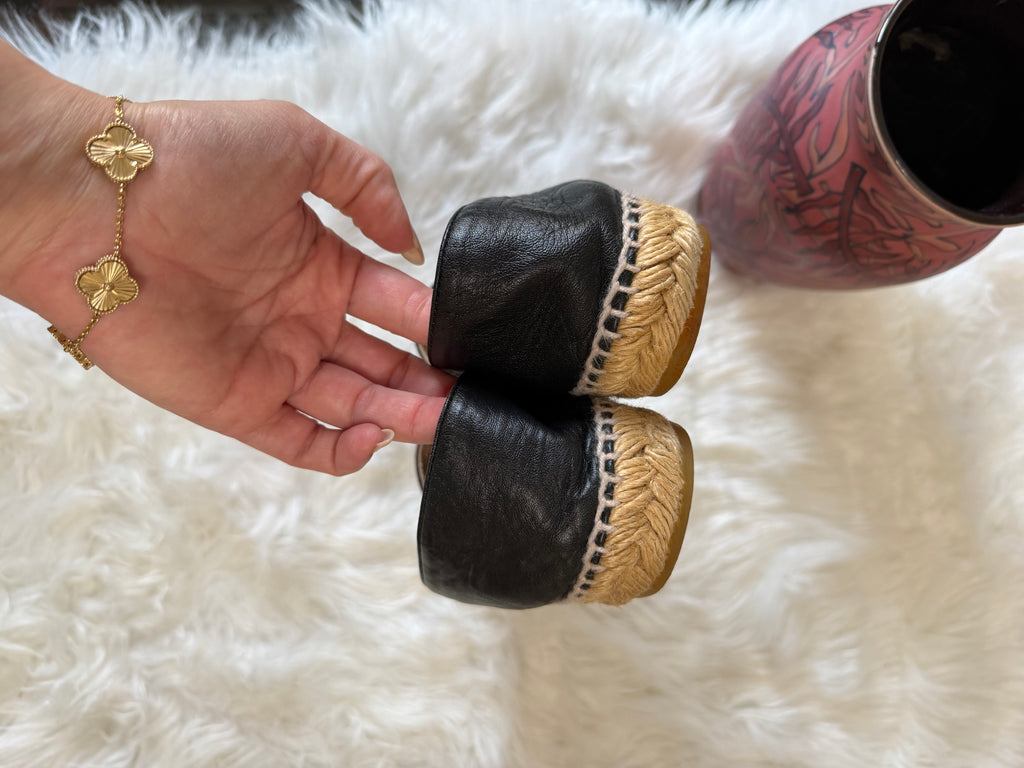 Chanel interlocking CC leather espadrille