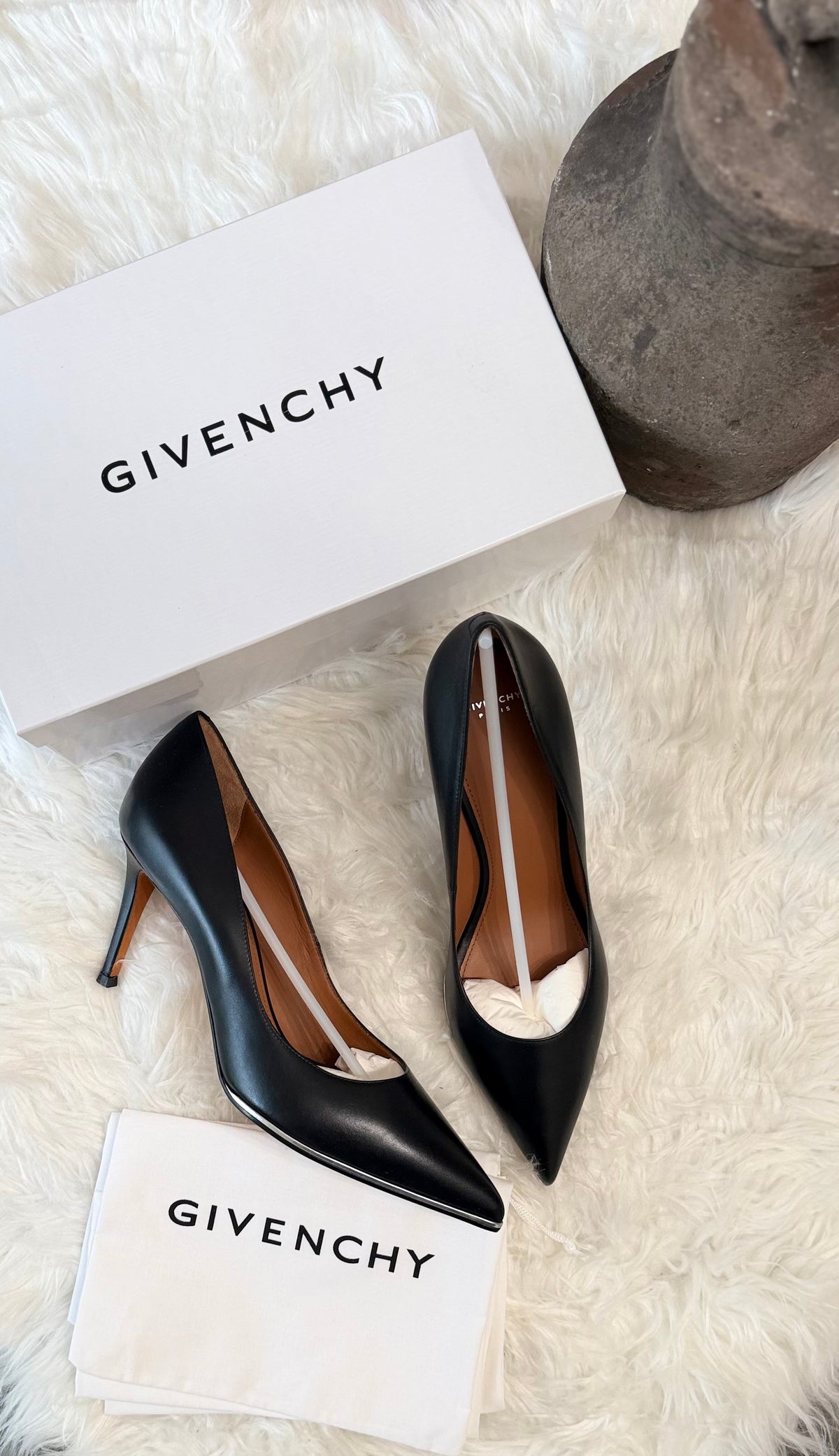 GIVENCHY LEATHER POINTD TOW PUMP