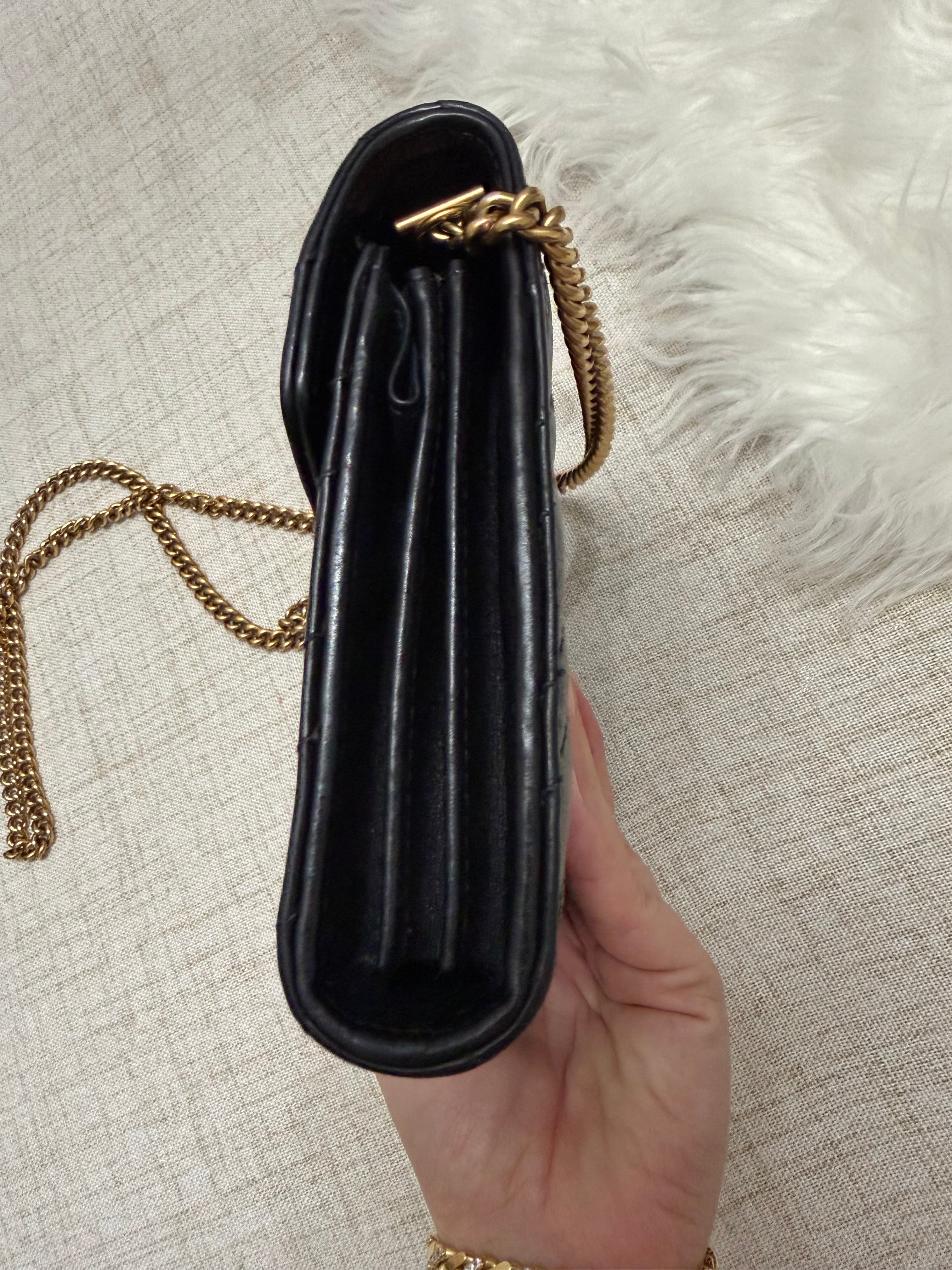 GUCCI GG MARMONT CHEVRON LEATHER WALLET ON CHAIN
