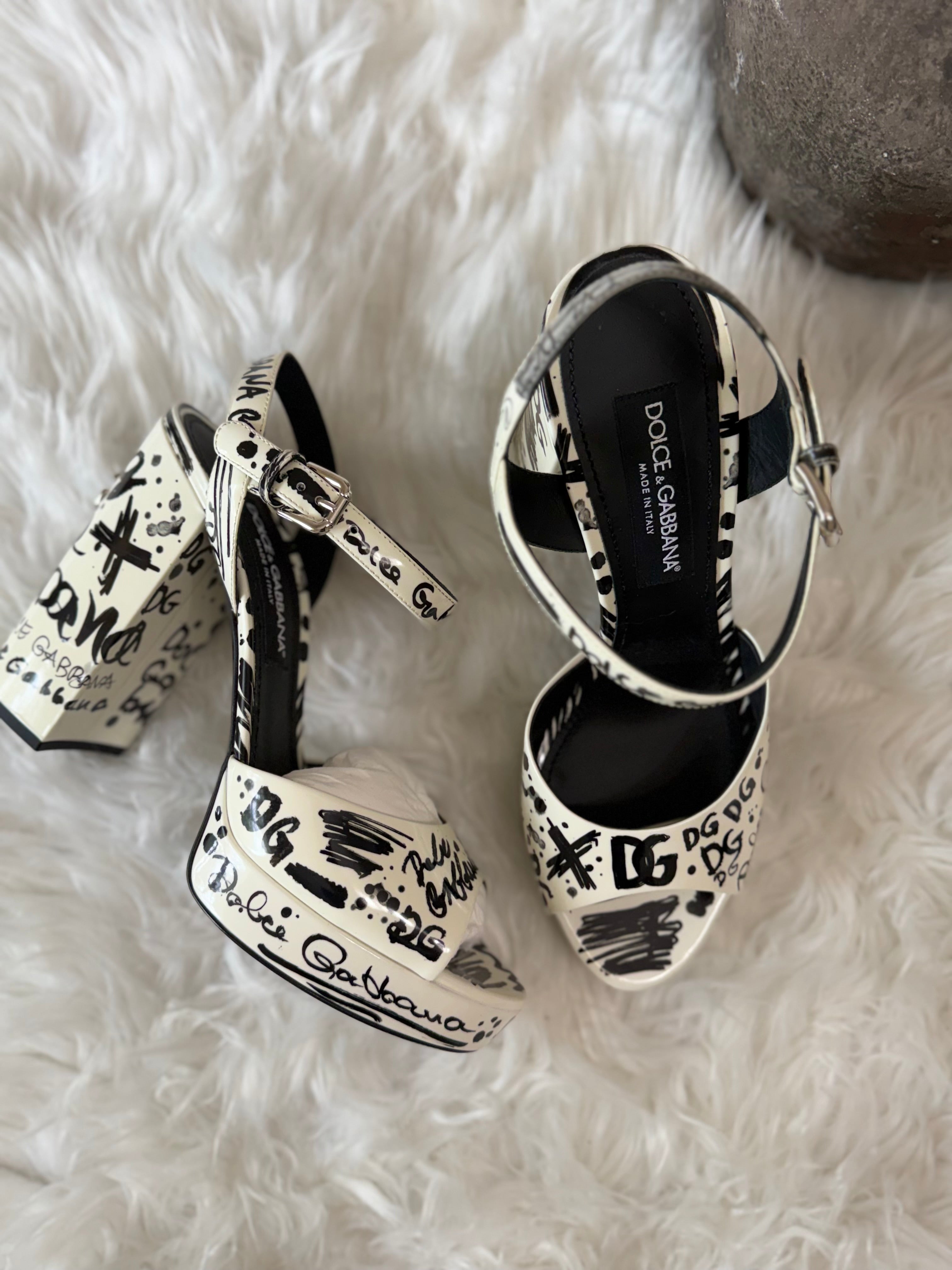 DOLCE & GABBANA LOGO PRINT GRAFFITI PLATFORM SANDALS