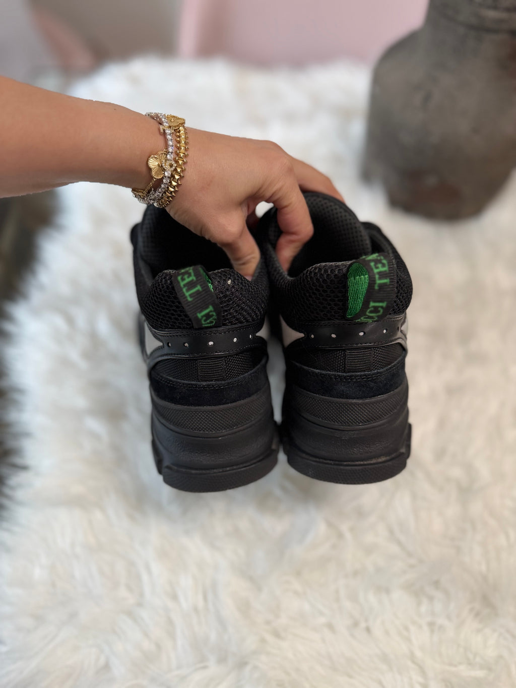 GUCCI FLASHTREK SNEAKERS