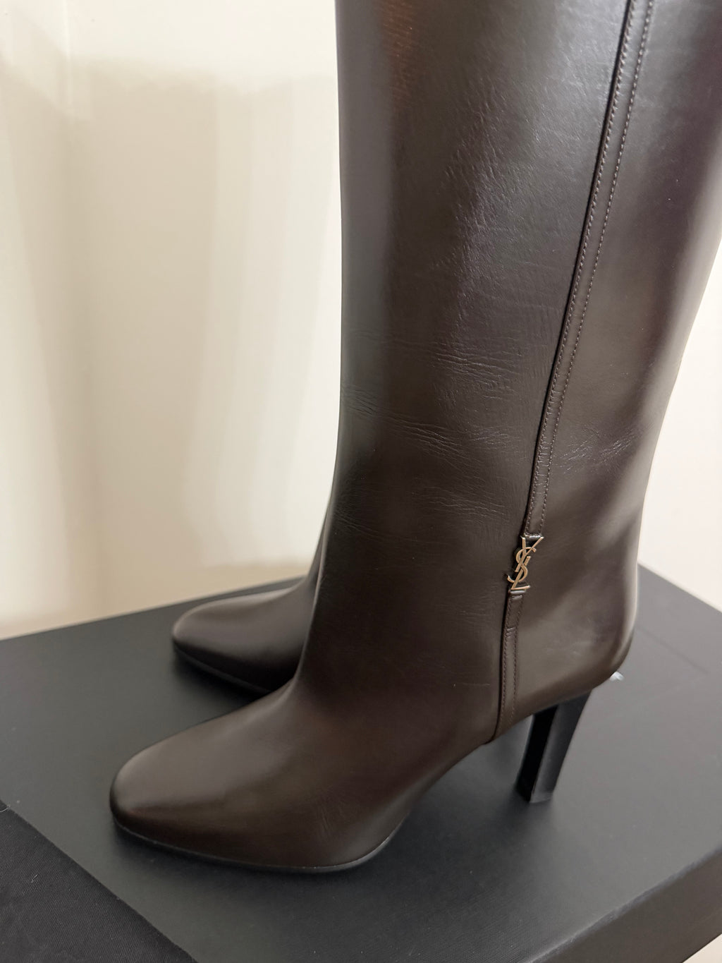 SAINT LAURENT JANE BOOTS