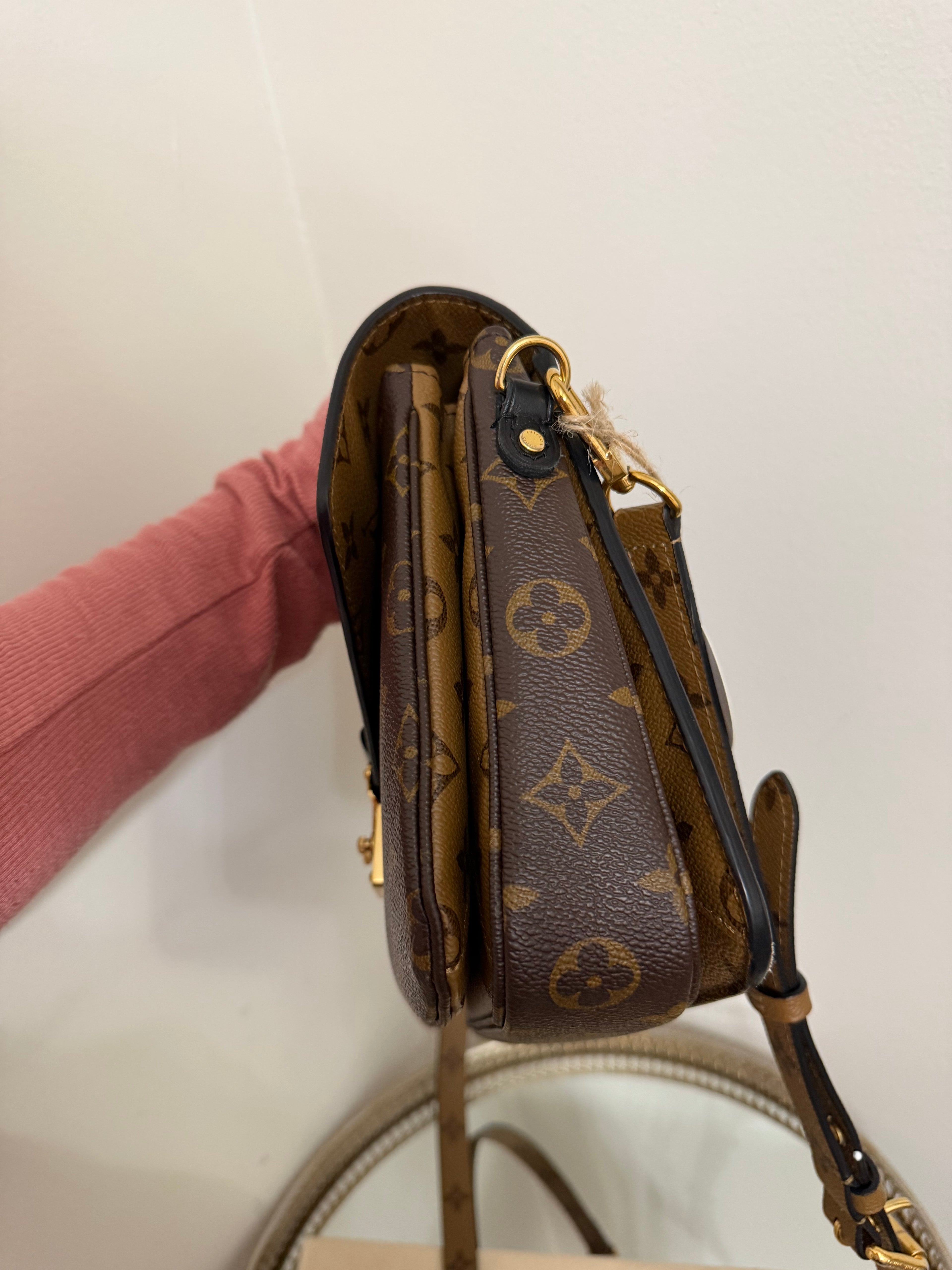 Louis Vuitton REVERSE MONOGRAM METIS