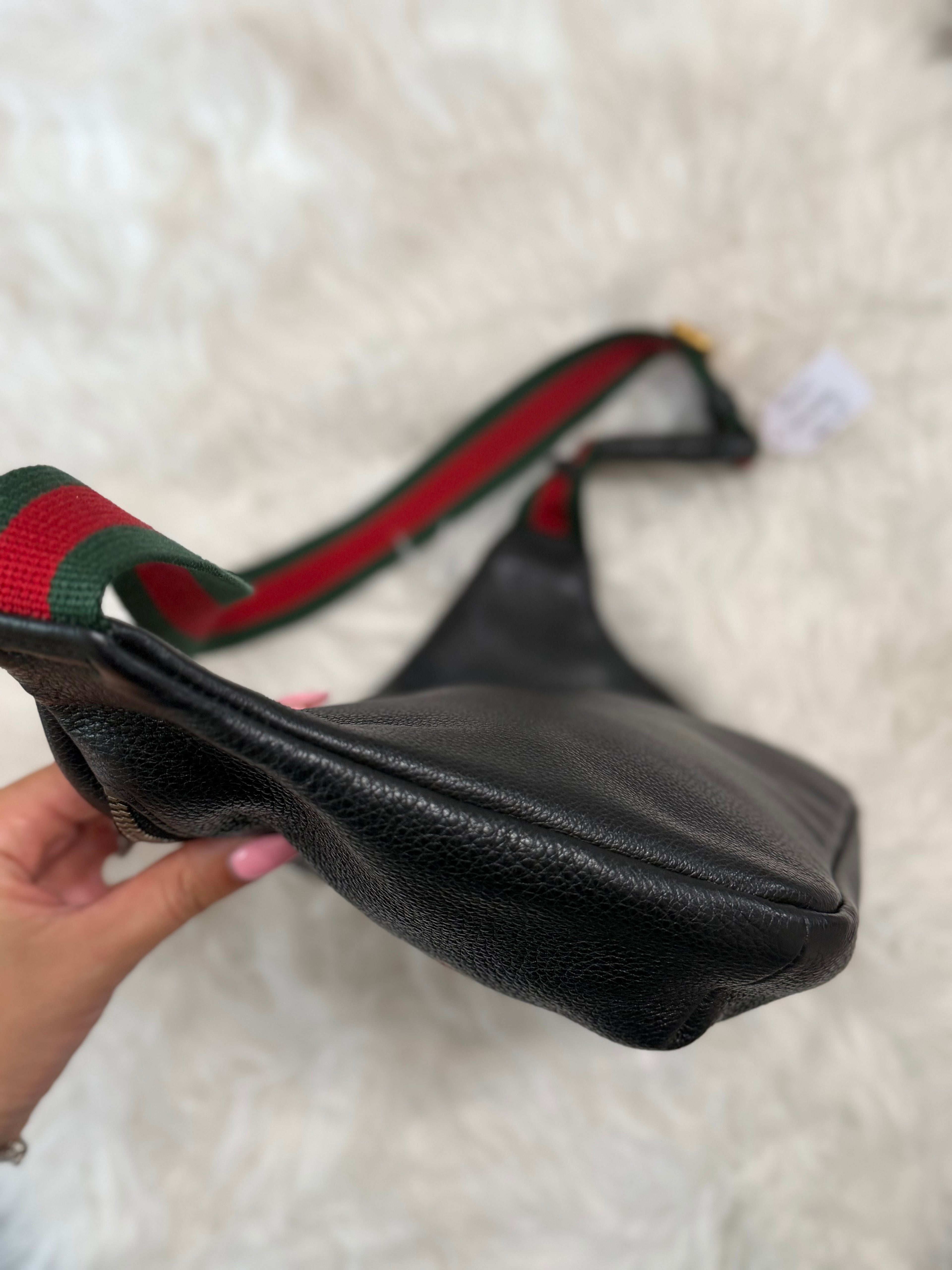 GUCCI GRAINED CALFSKIN LEATHER LOGO PRINT BELT BAG