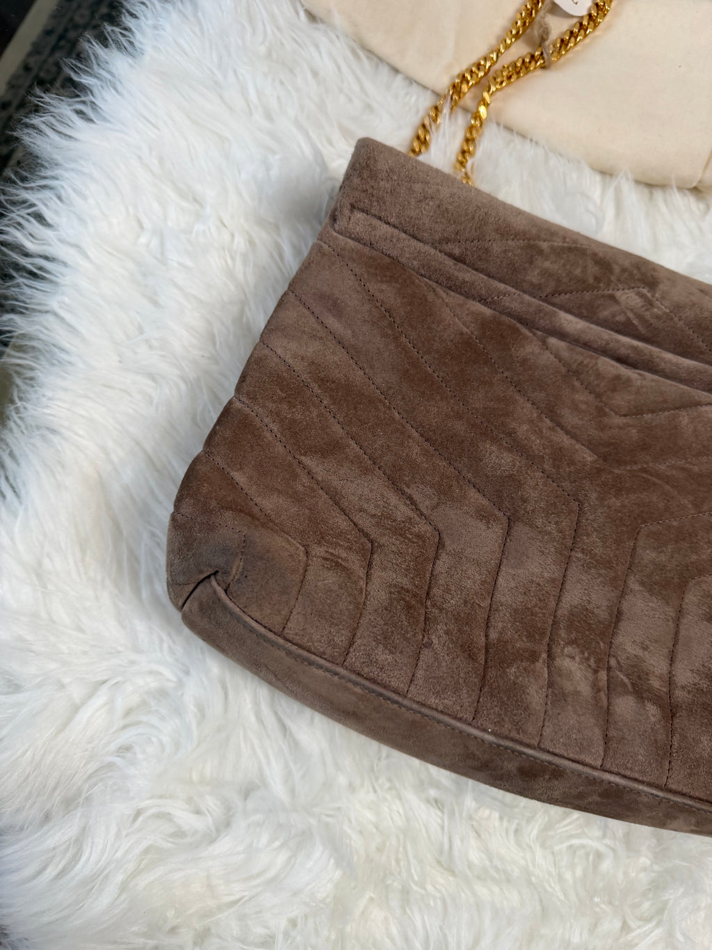 SAINT LAURENT LOULOU QUILTED SUEDE MEDIUM ENVELOPE BAG