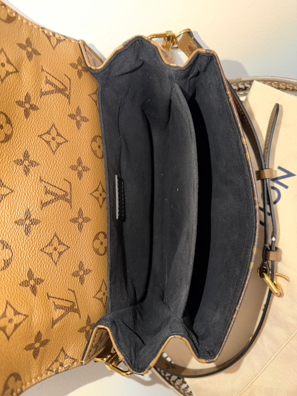 Louis Vuitton REVERSE MONOGRAM METIS
