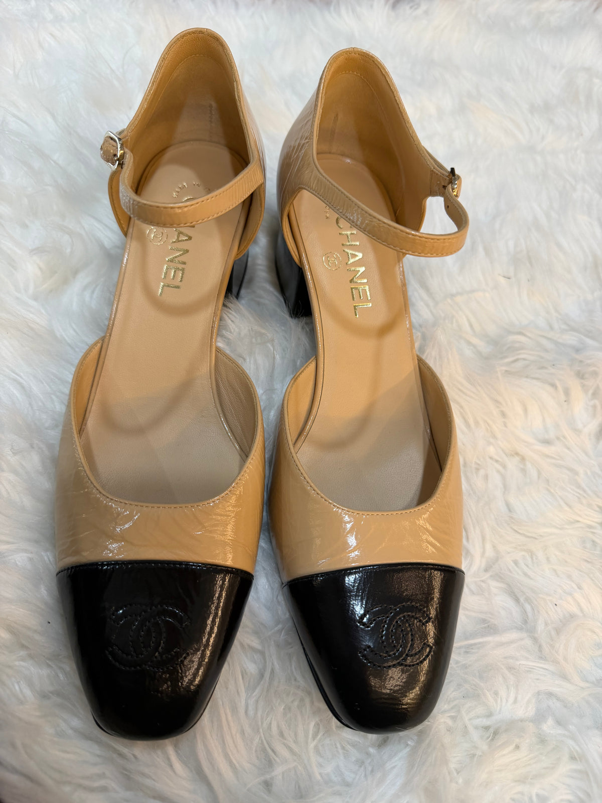 CHANEL MARY-JANE PATENT  LEATHER PUMPS INTERLOCKING CC