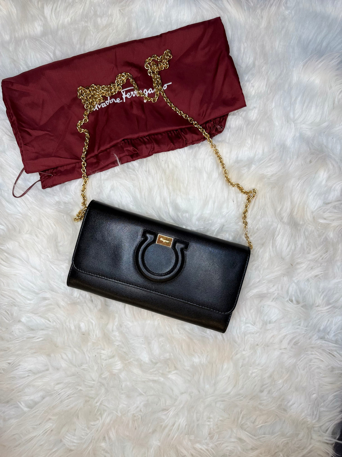 SALVATORE FERRAGAMO WALLET ON CHAIN