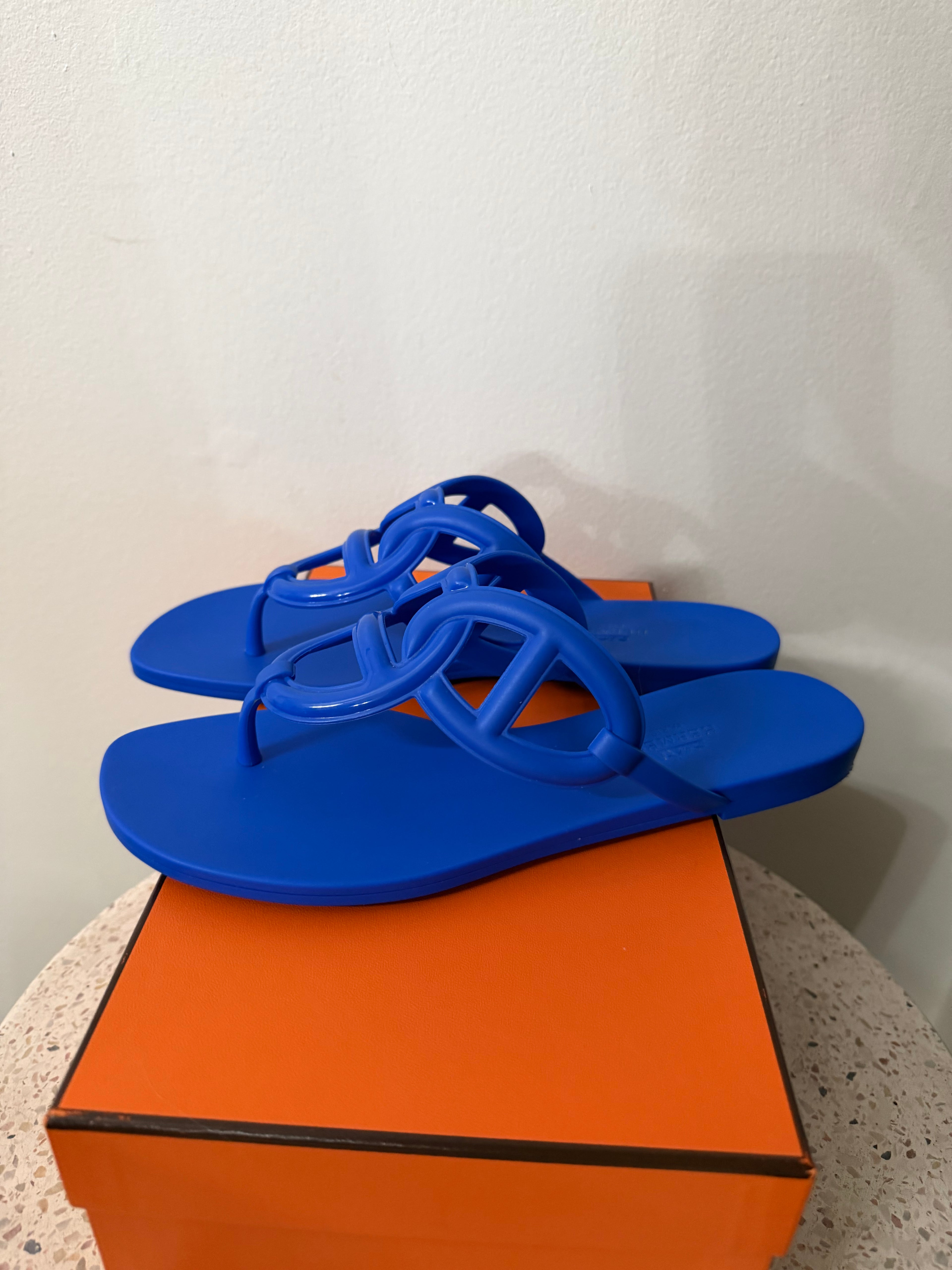 HERMES RUBBER EGERIE SLIDES