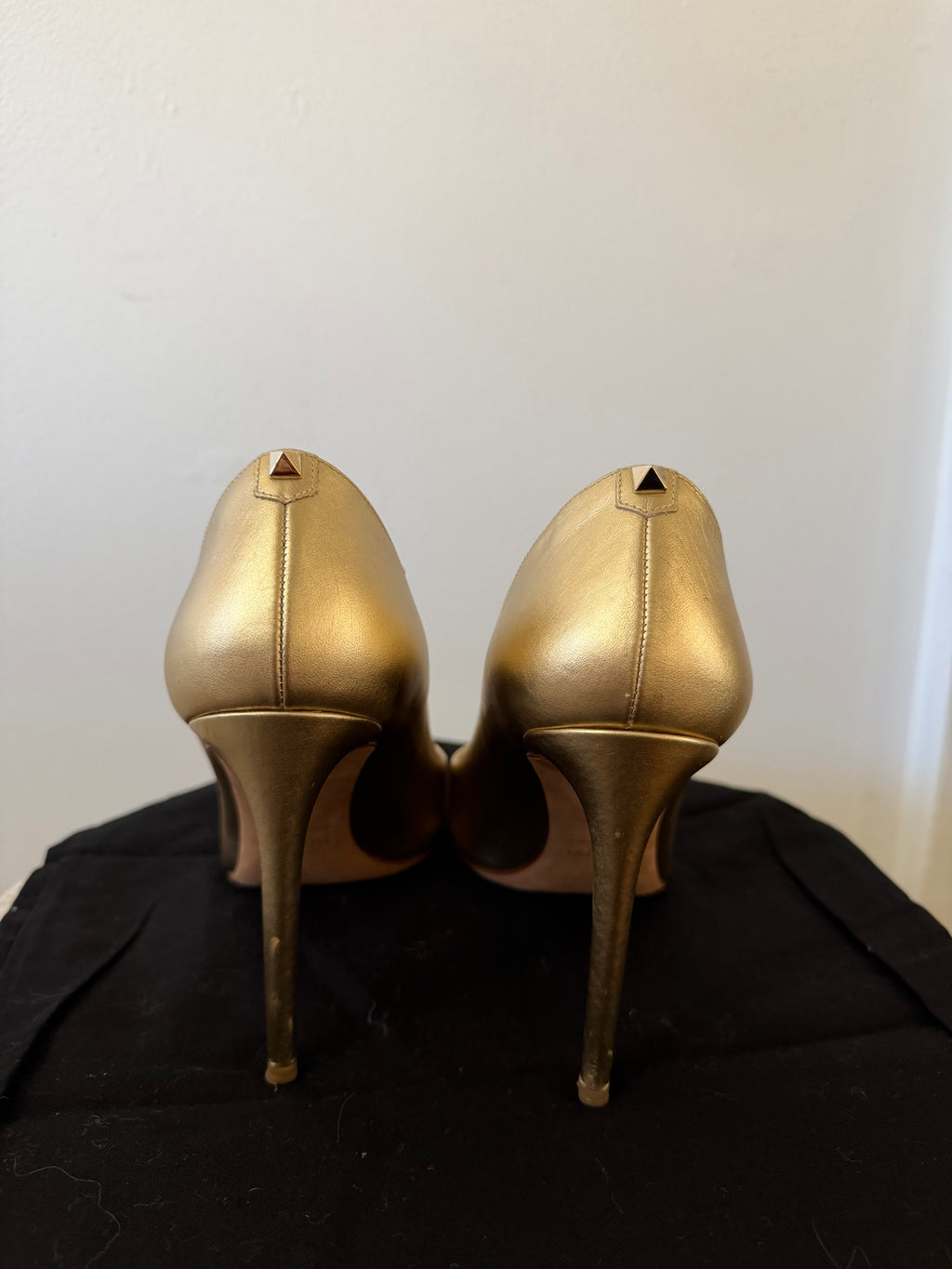 Valentino Garavani Pointed Toe Pump
