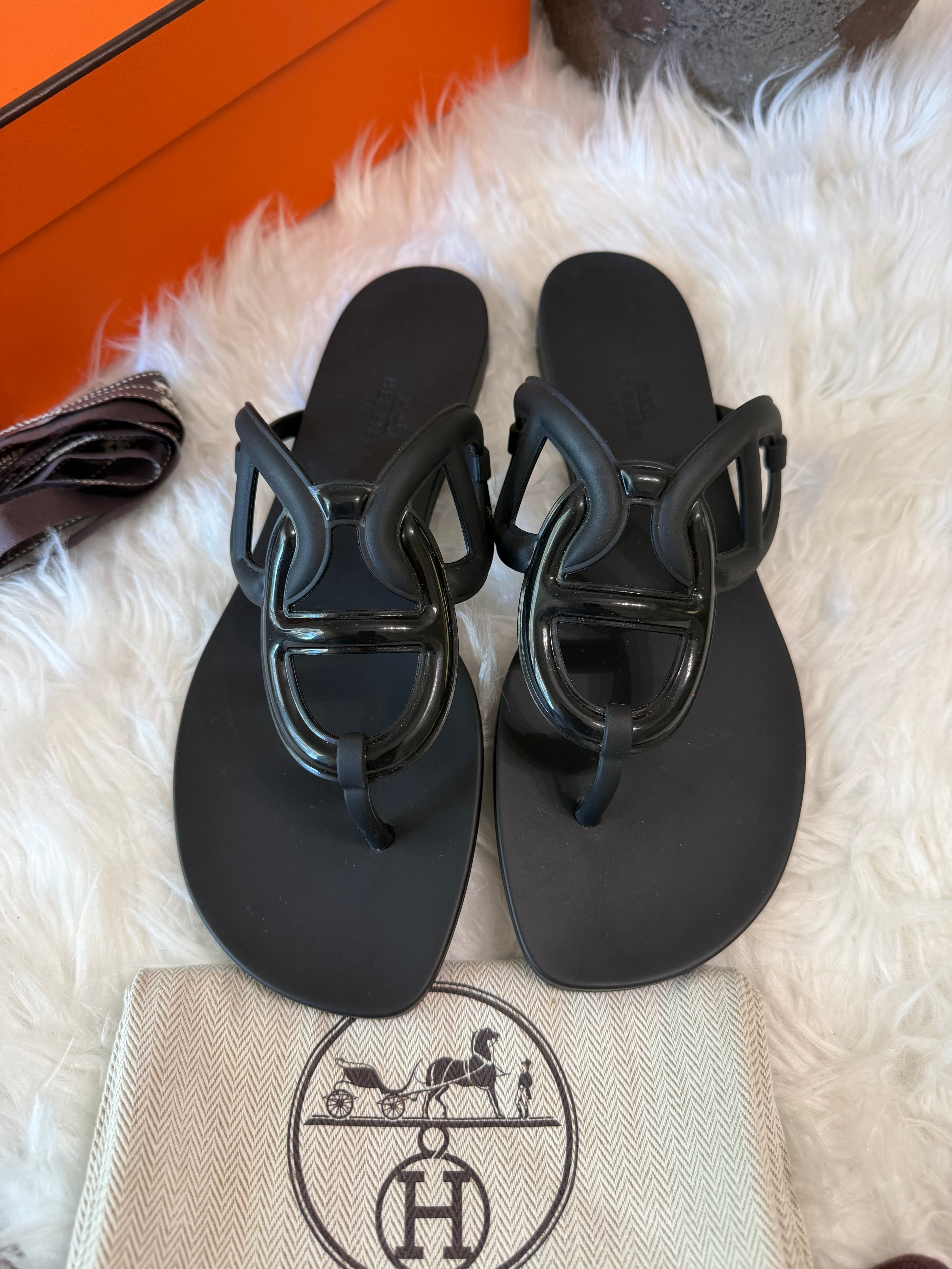 HERMES RUBBER EGERIE SLIDES