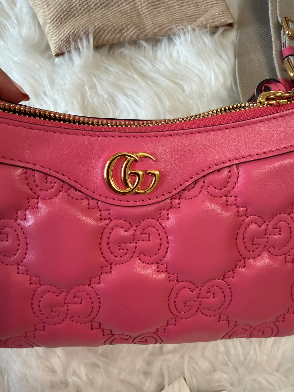 GUCCI GG METELASSE QUILTED LEATHER SHOULDER BAG
