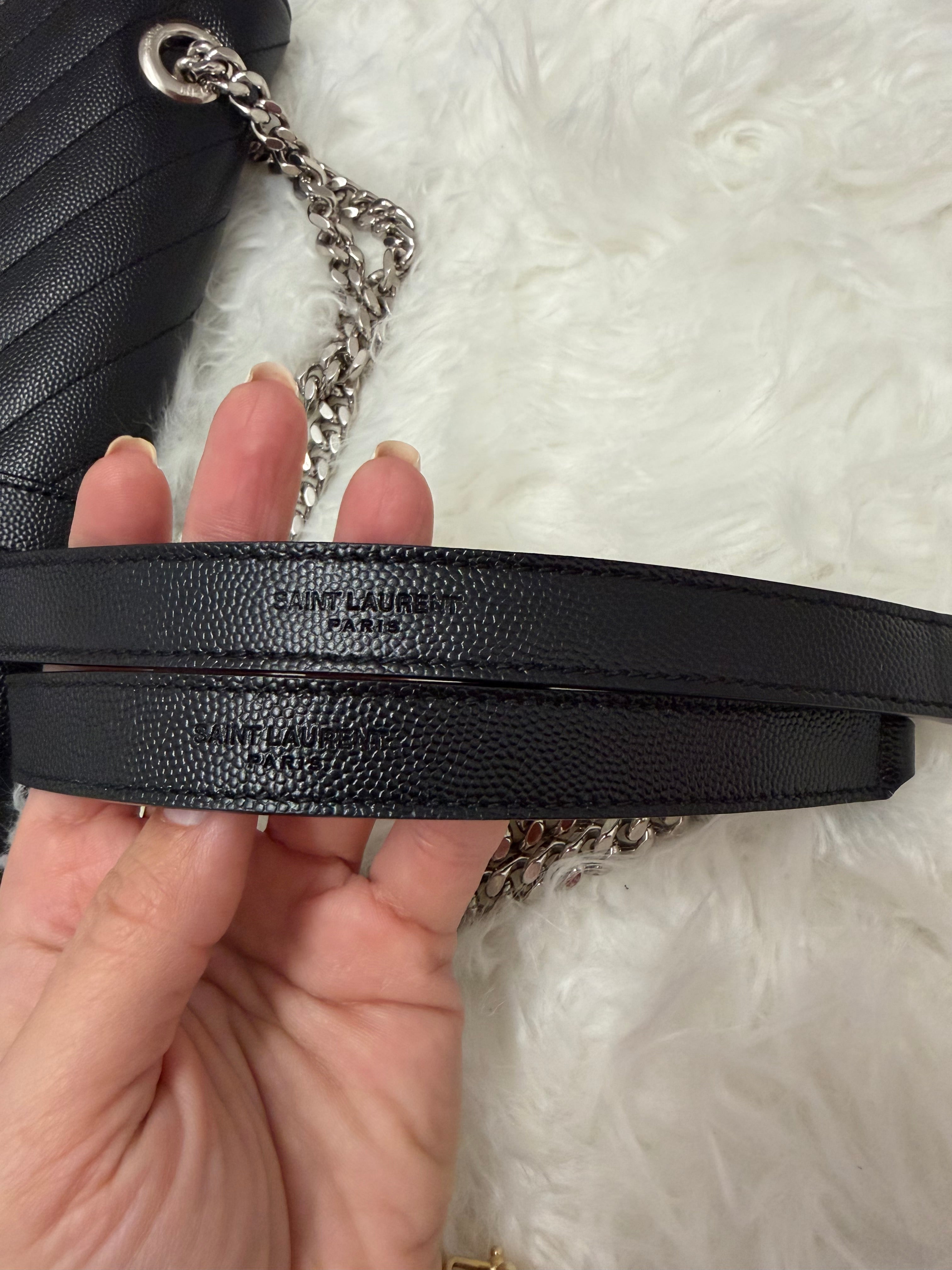 SAINT LAURENT LARGE CASSANDRA ENVELOPE BAG