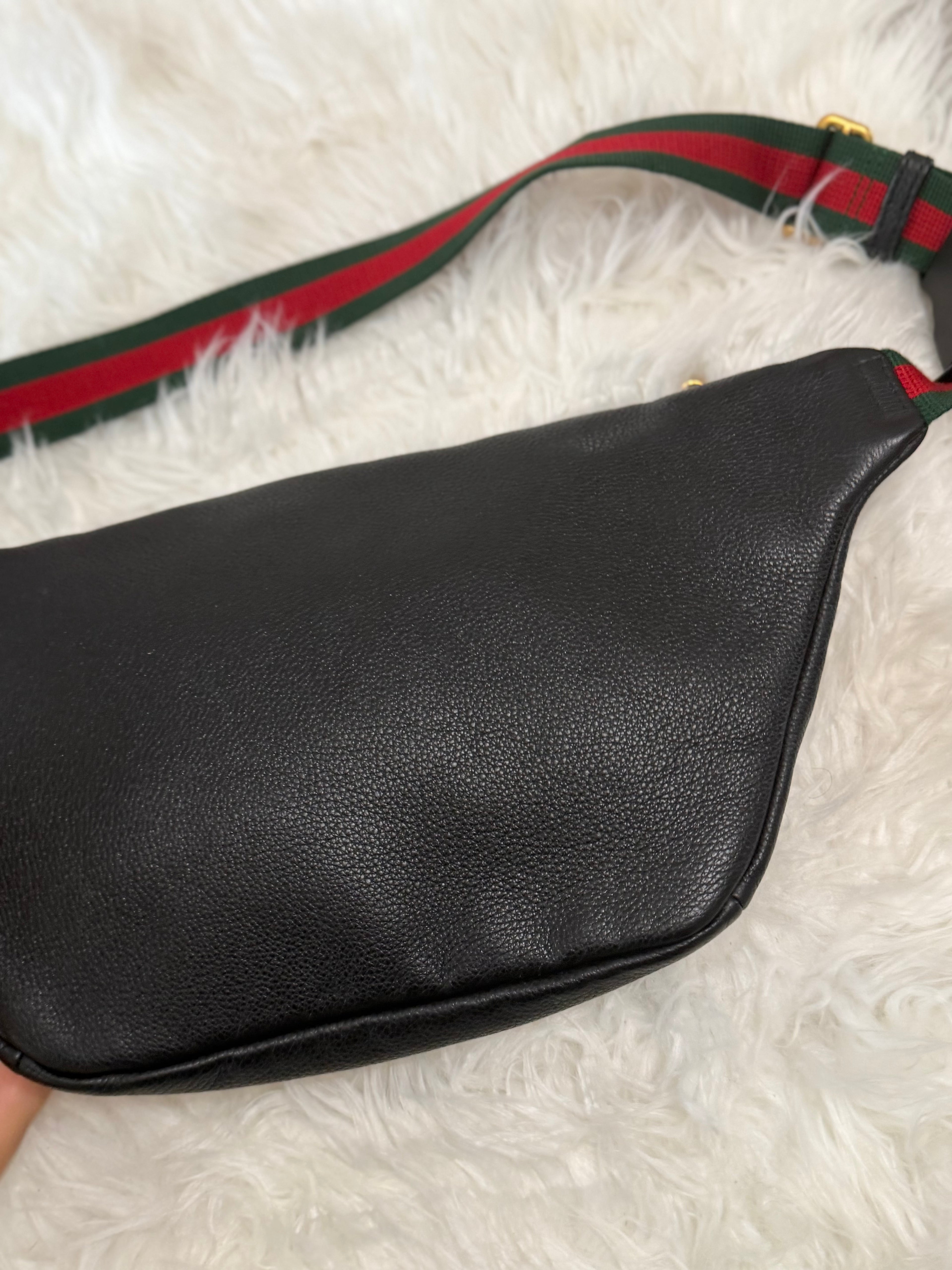 GUCCI GRAINED CALFSKIN LEATHER LOGO PRINT BELT BAG