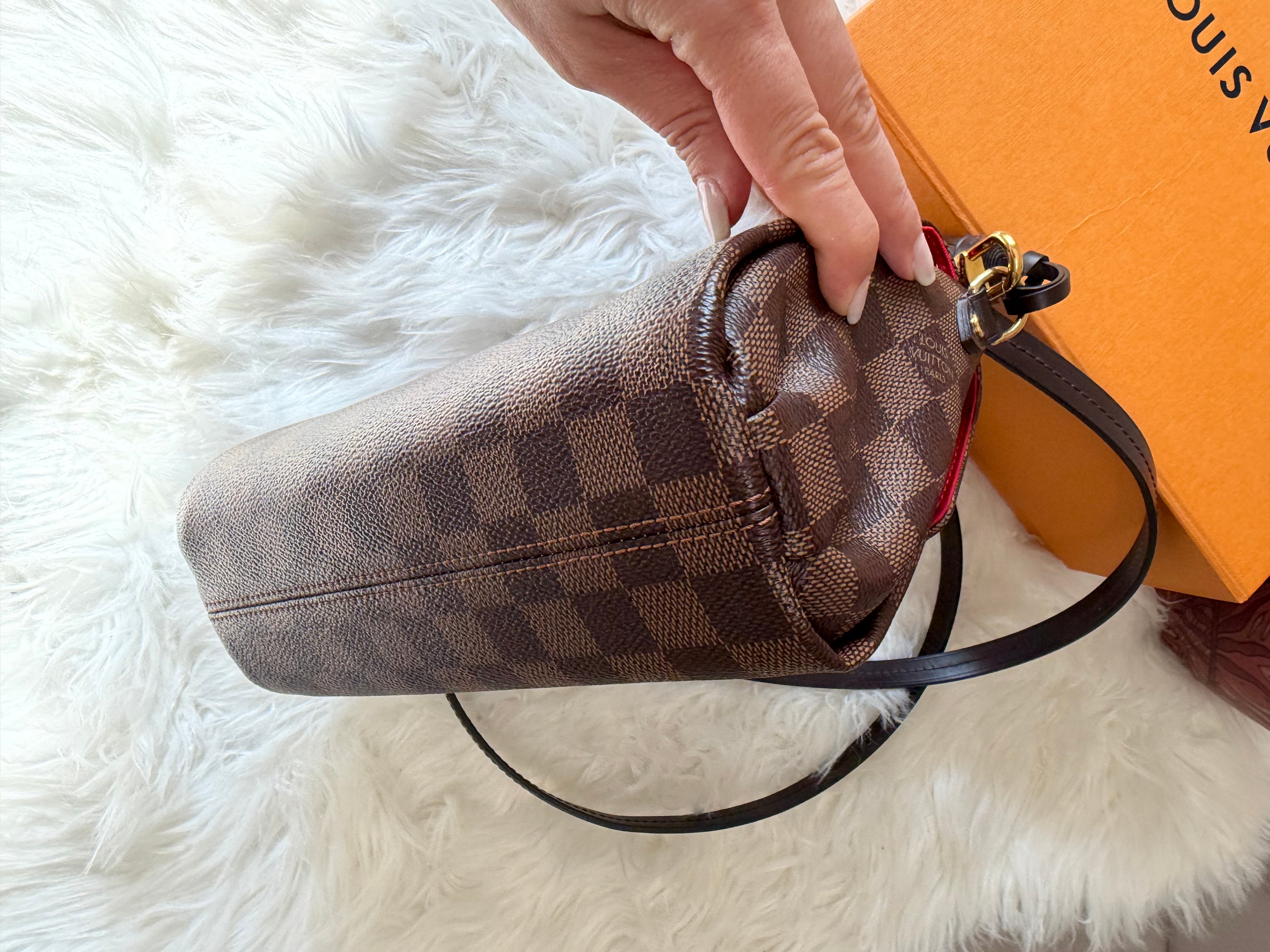 LOUIS VUITTON CROISETTE DAMIER EBENE SHOULDER BAG