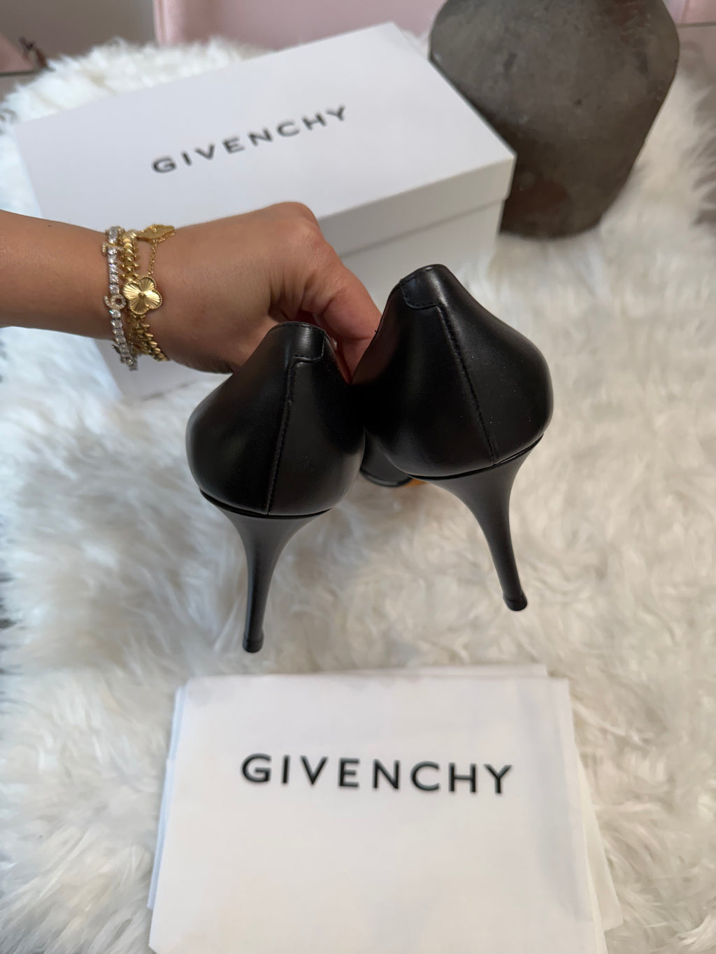 GIVENCHY LEATHER POINTD TOW PUMP