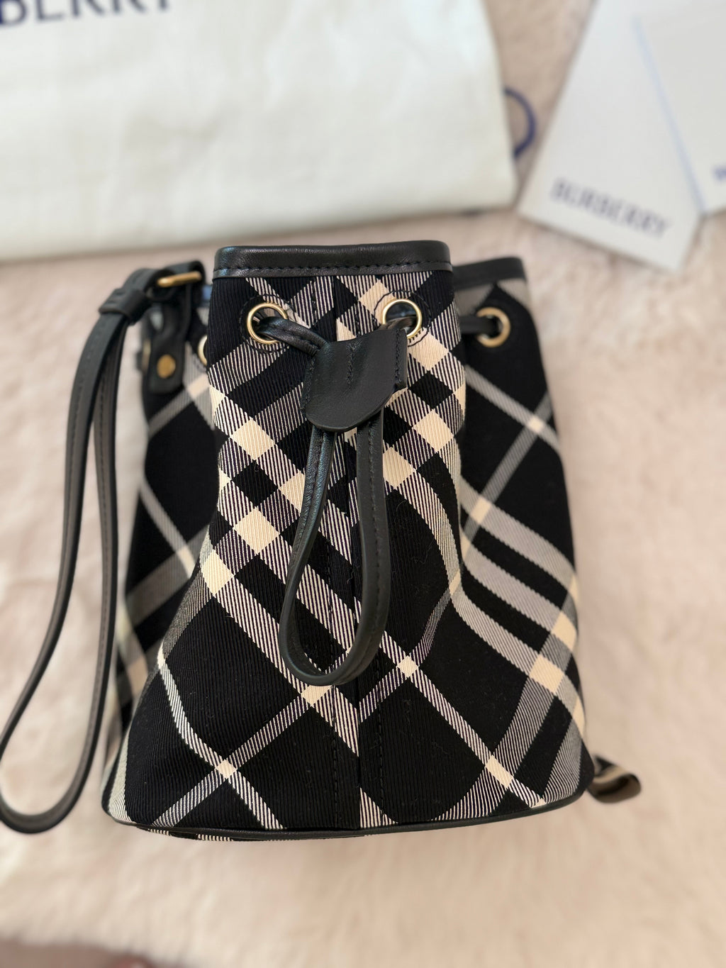 Checked Drawstring bucket bag