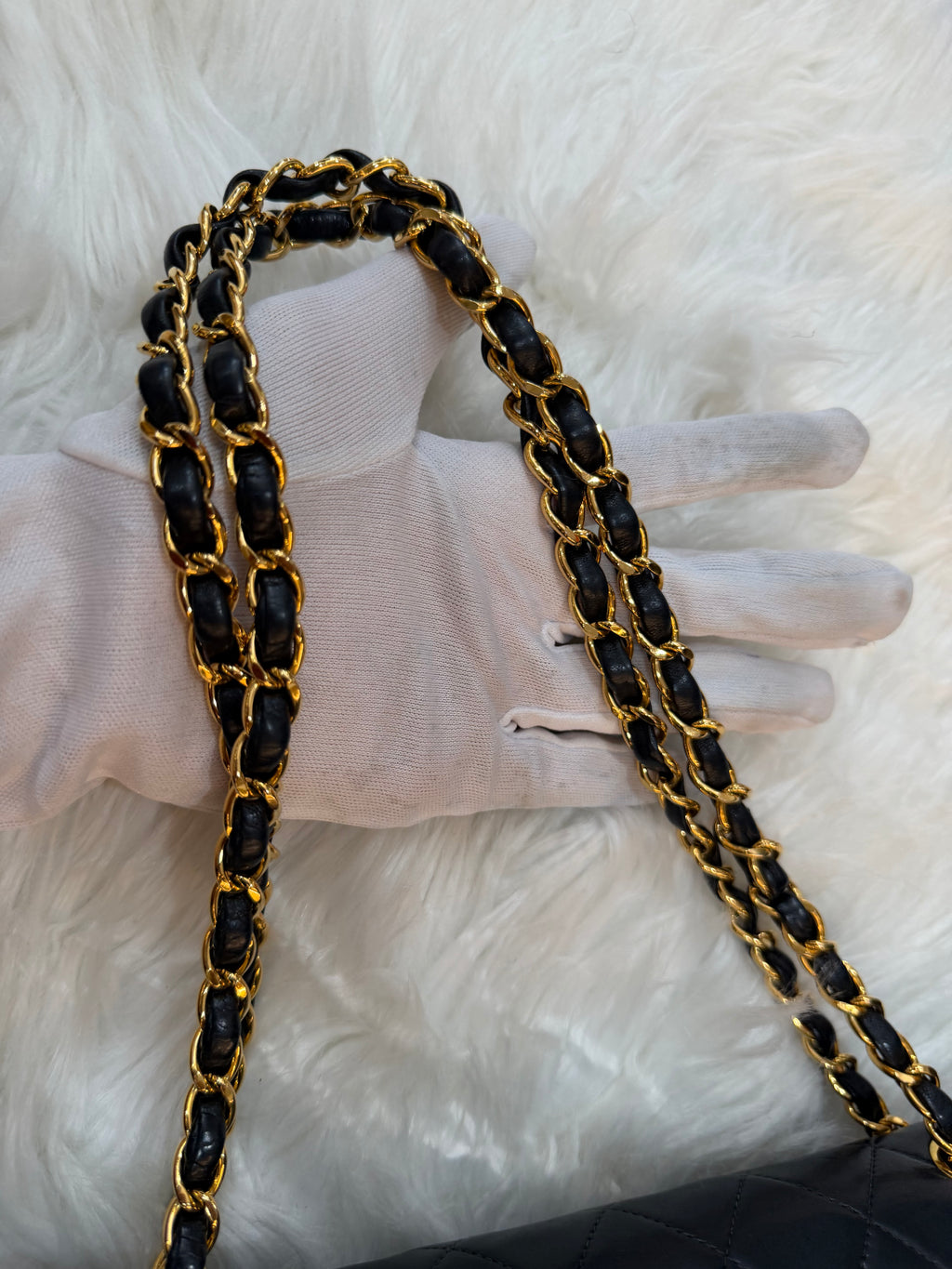 CHANEL VINTAGE MEDIUM CLASSIC FLAP IN LAMBSKIN LEATHER