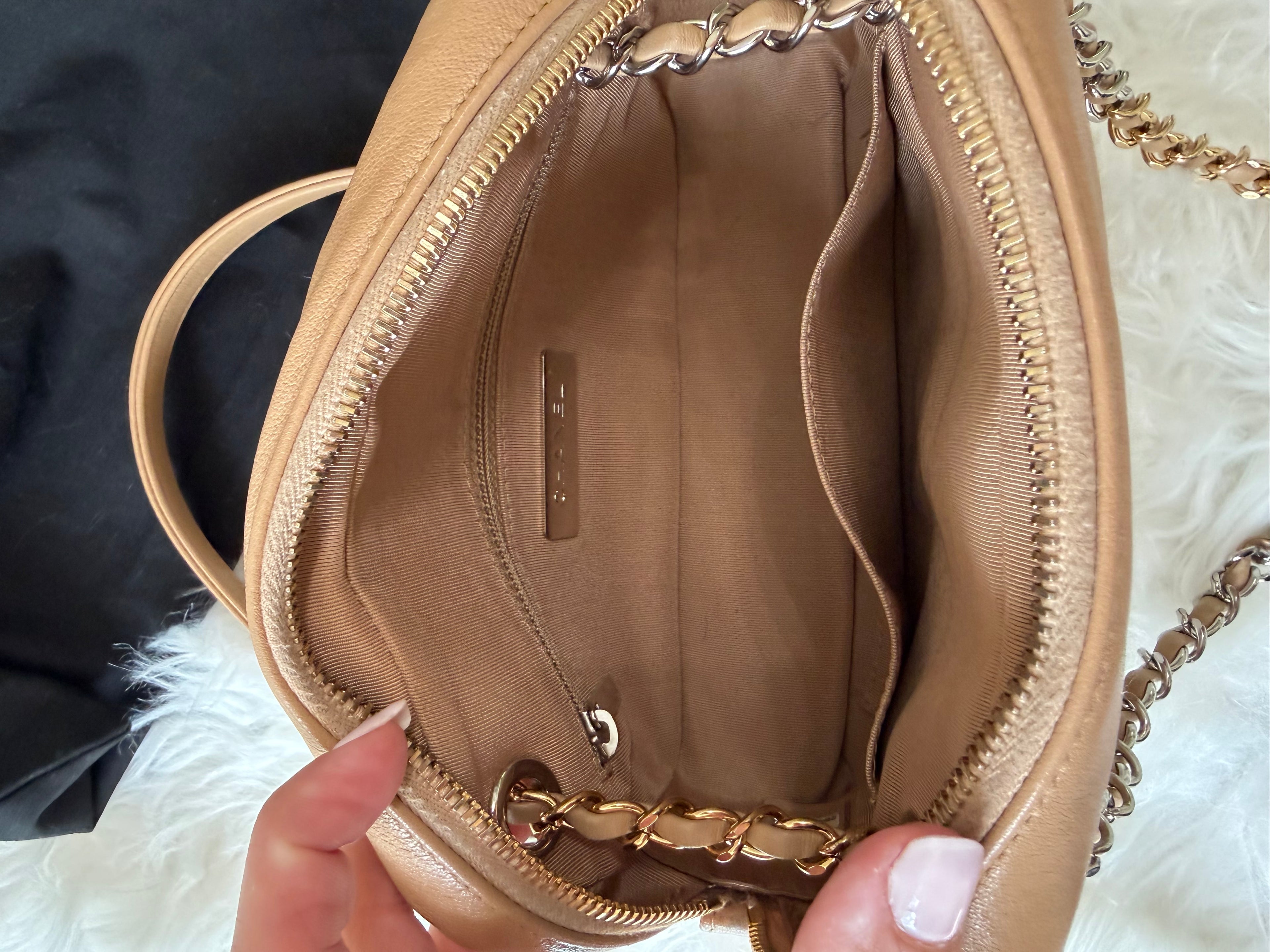 CHANEL Interlocking CC all stitched Camera Bag