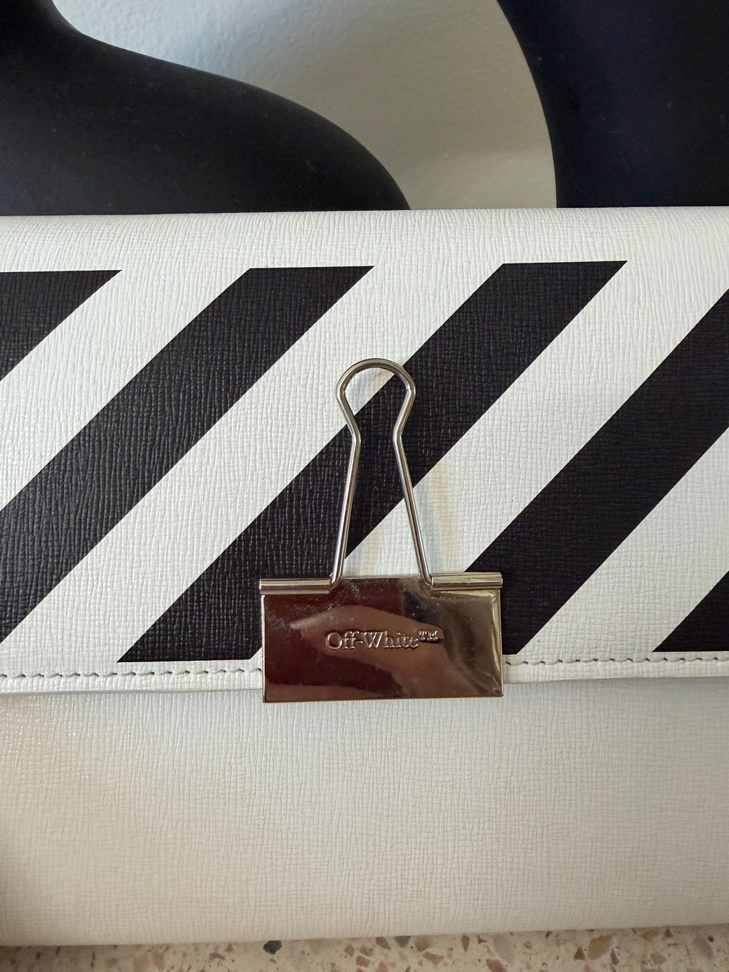OFF-WHITE DIAG BINDER CLIP BAG