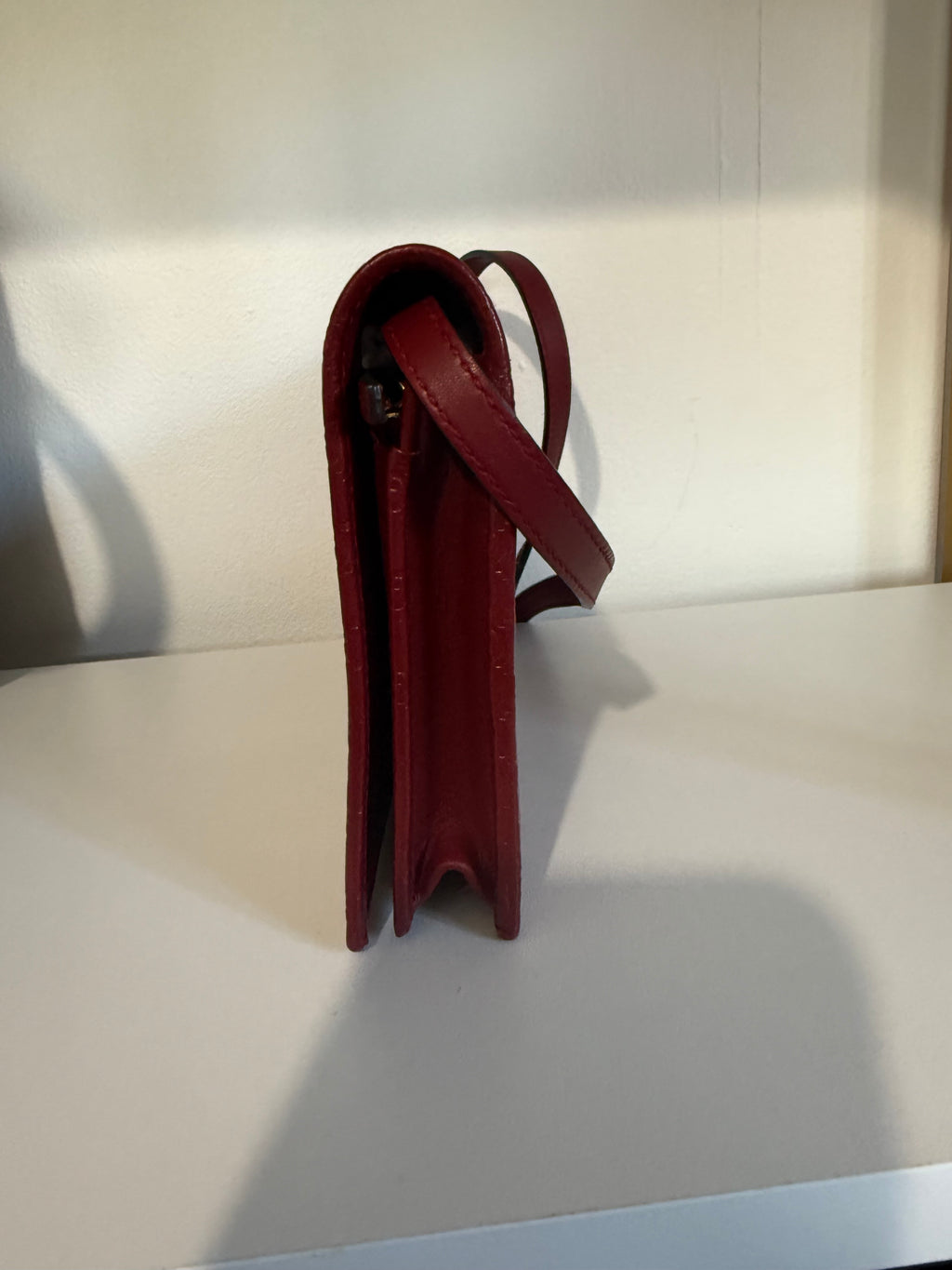 Gucci Microgucciccima wallet on chain