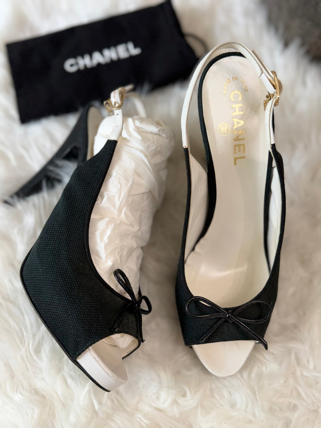 CHANEL INTERLOCKING CC LOGO SLINGBACK PUMP WITH GOLD CC CHARM ON THE BUCKLE