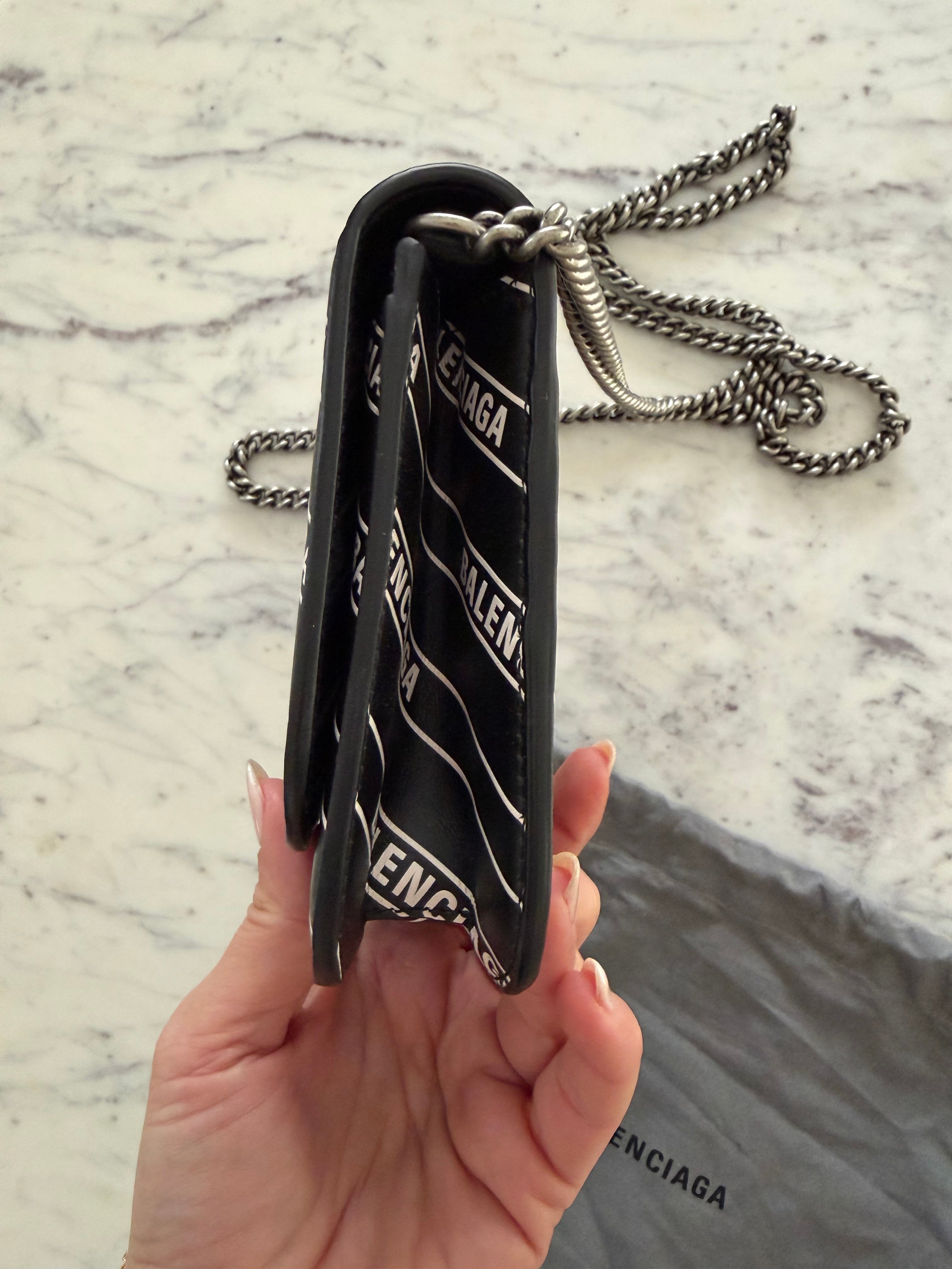 BALENCIAGA B LOGO WALLET ON CHAIN
