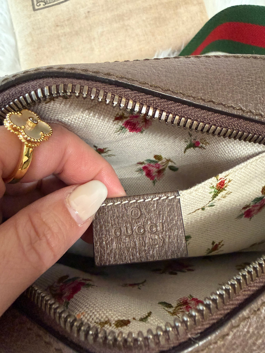 GUCCI NEO CAMERA GG SUPREME MESSANGER BAG