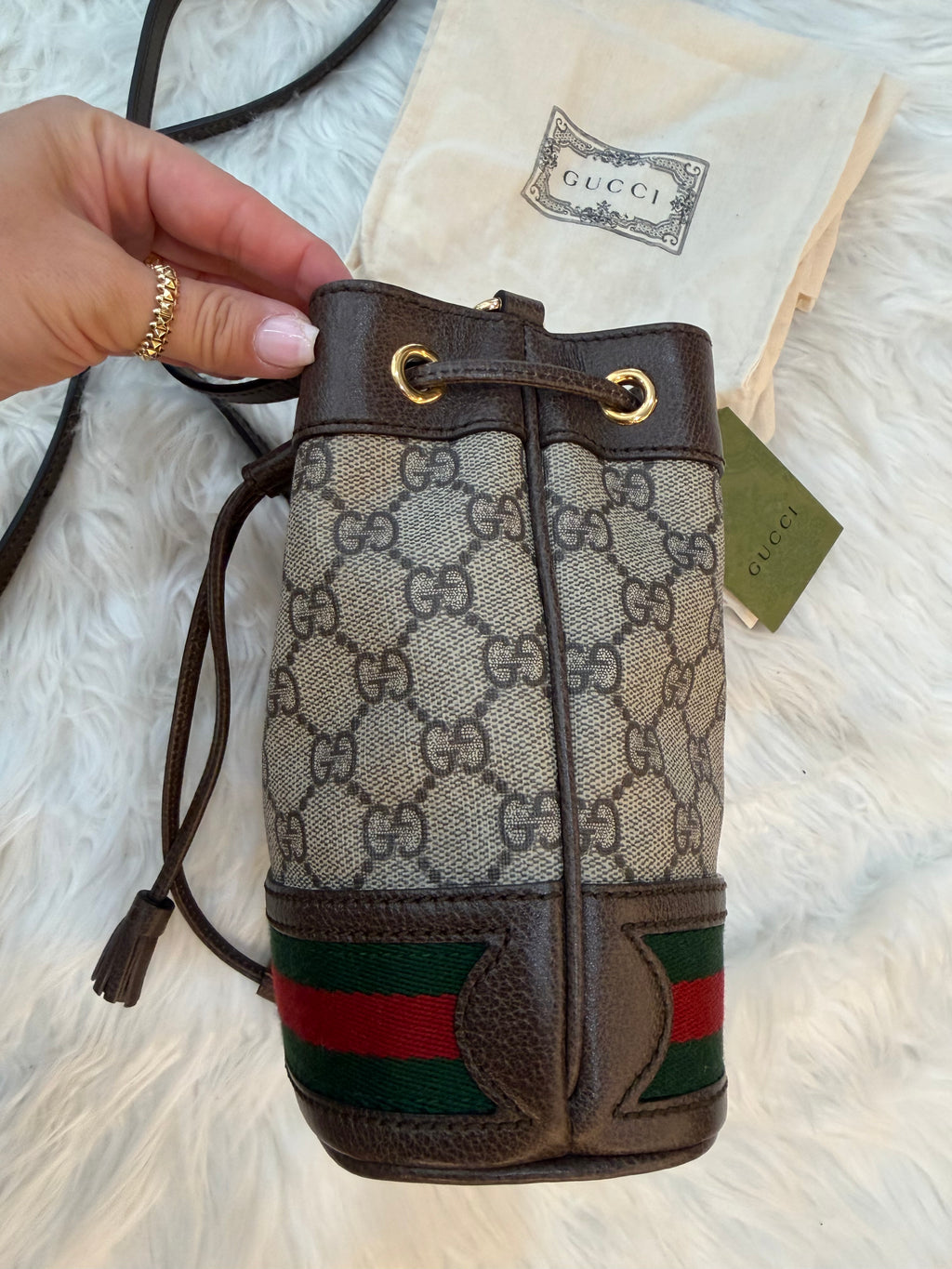 GUCCI OPHIDIA MINI GG SUPREME BUCKET BAG