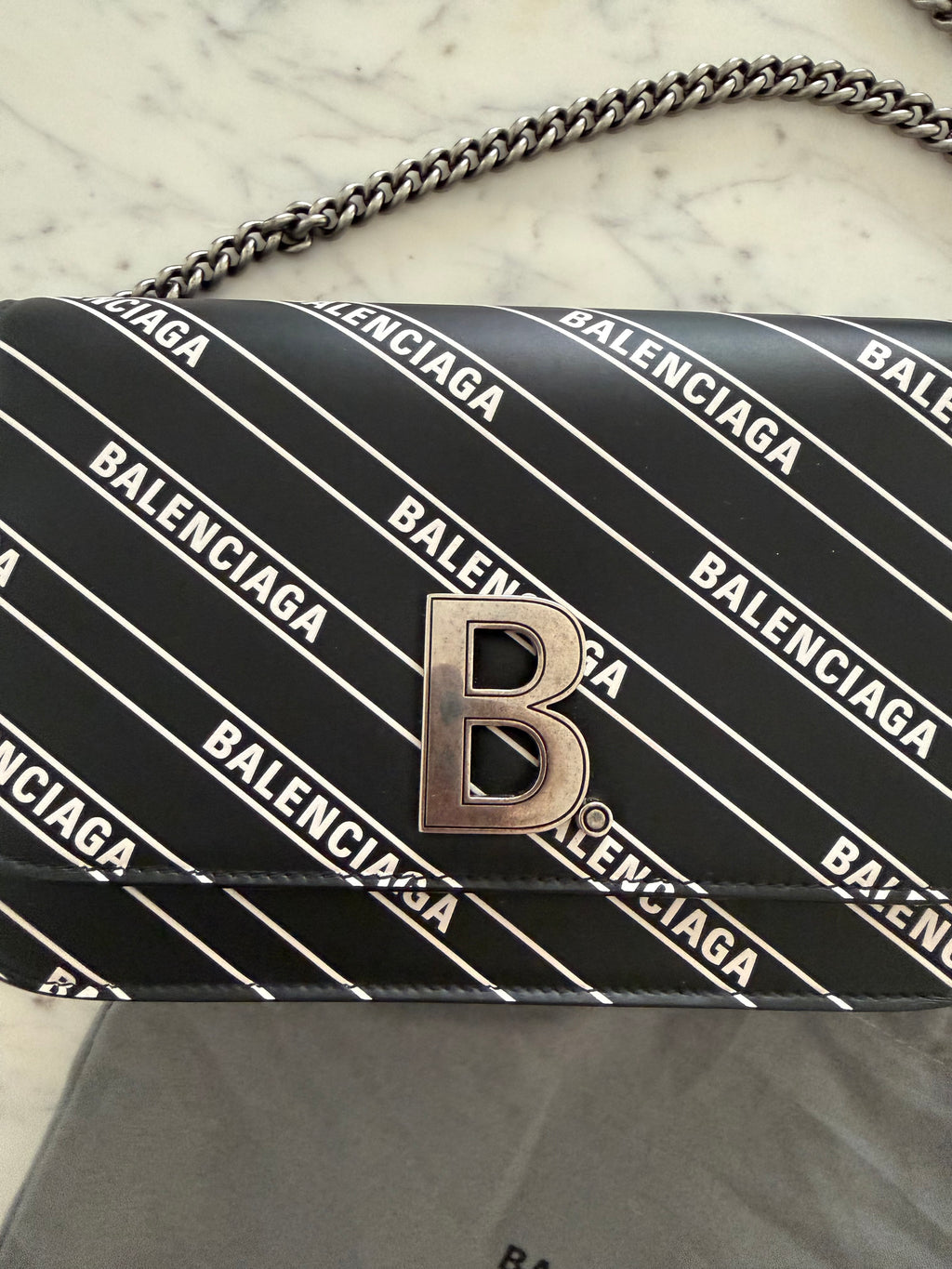 BALENCIAGA B LOGO WALLET ON CHAIN