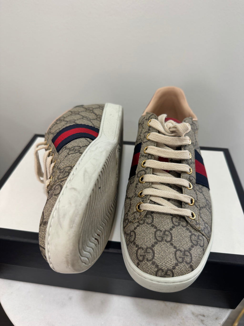 Gucci supreme sneakers