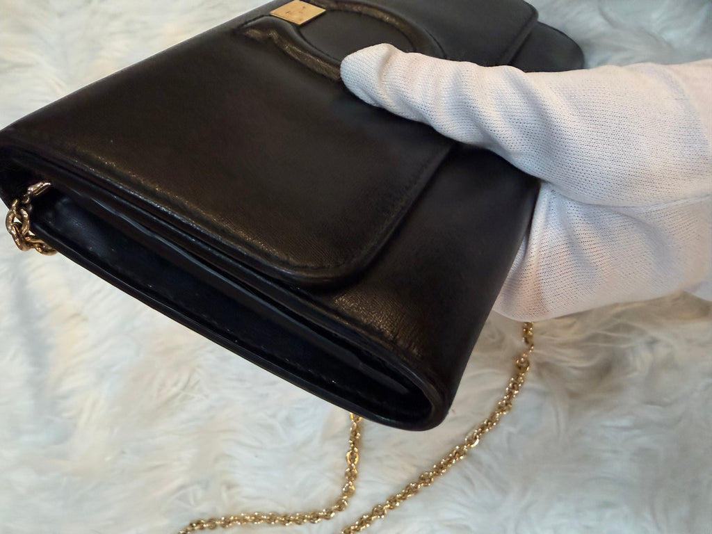 SALVATORE FERRAGAMO WALLET ON CHAIN
