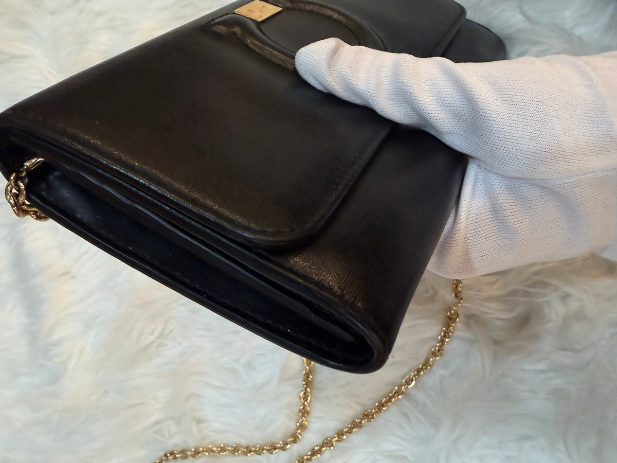 SALVATORE FERRAGAMO WALLET ON CHAIN