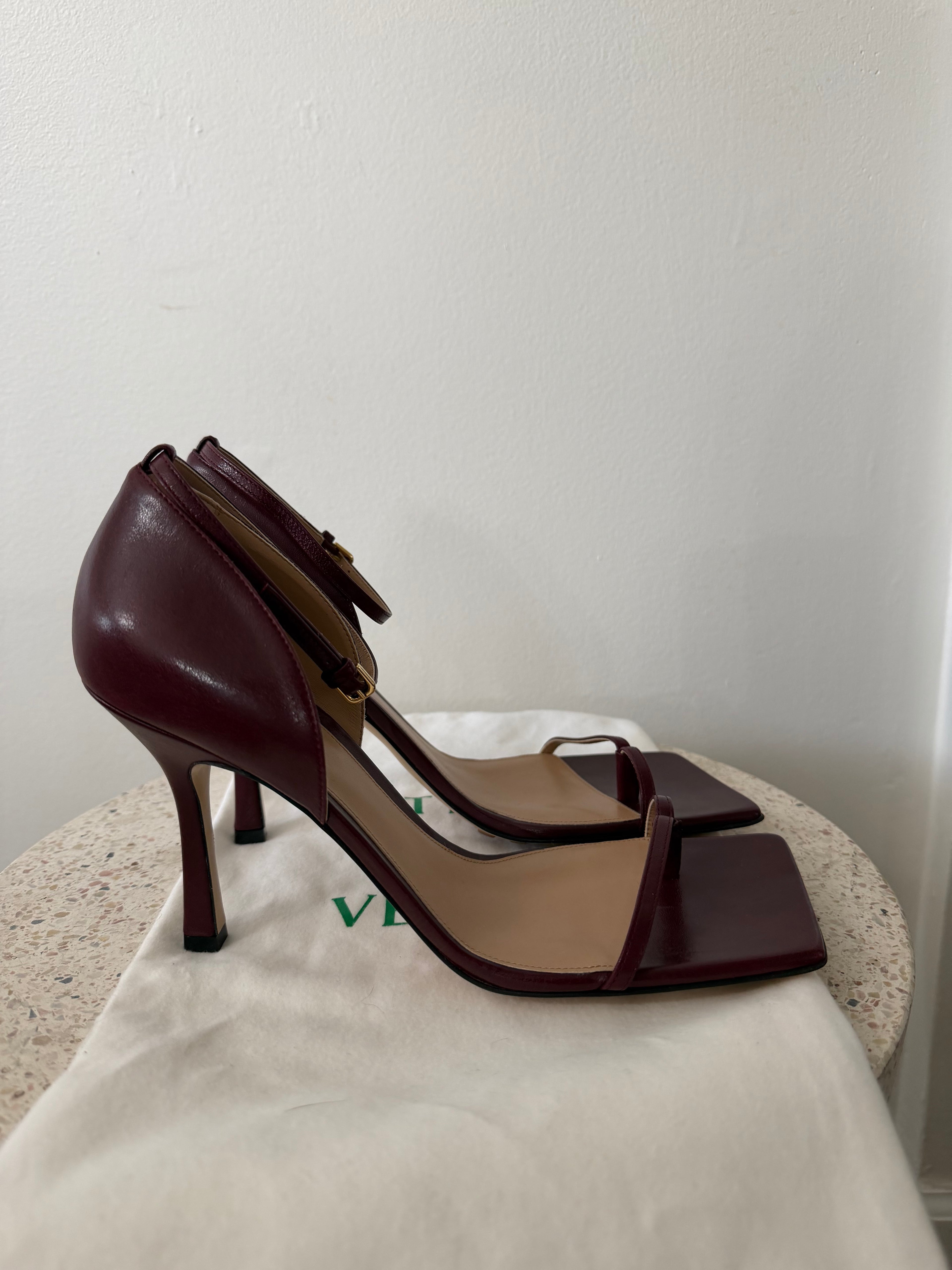 BOTTEGA VENETA STRETCH STRAP SANDALS