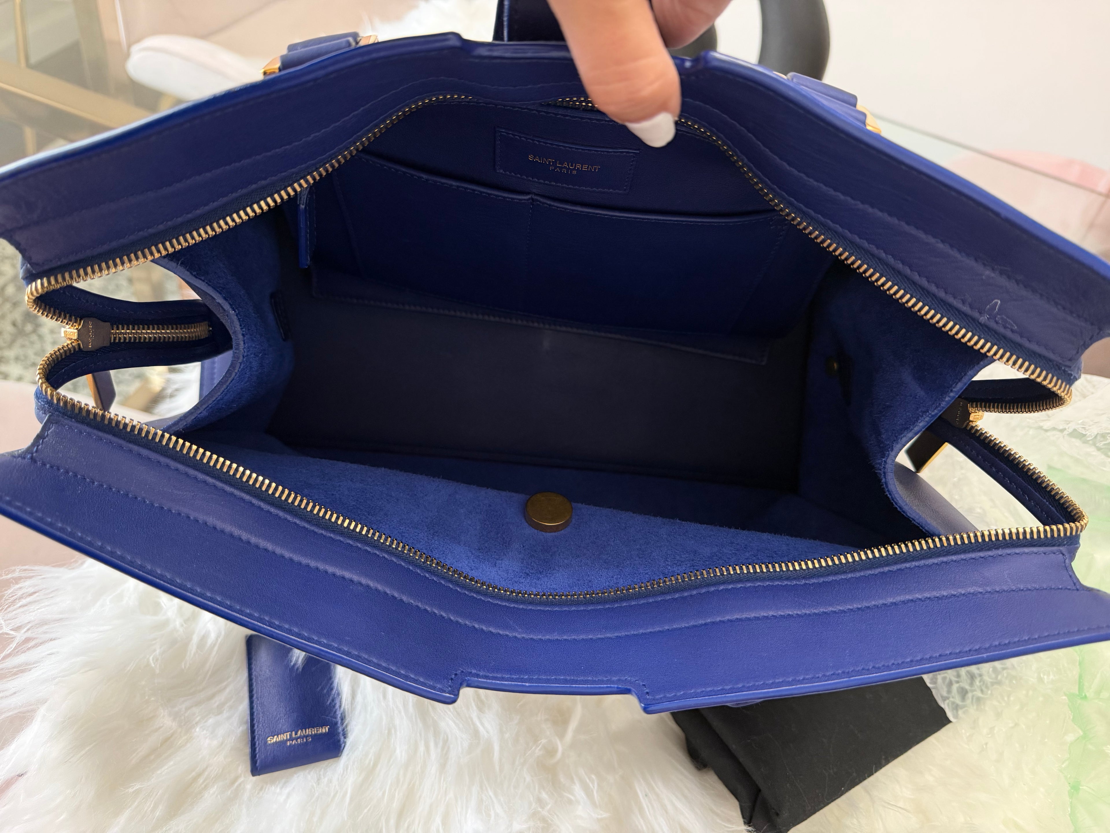 SAINT LAURENT CHYC Cabas Y Logo HANDBAG