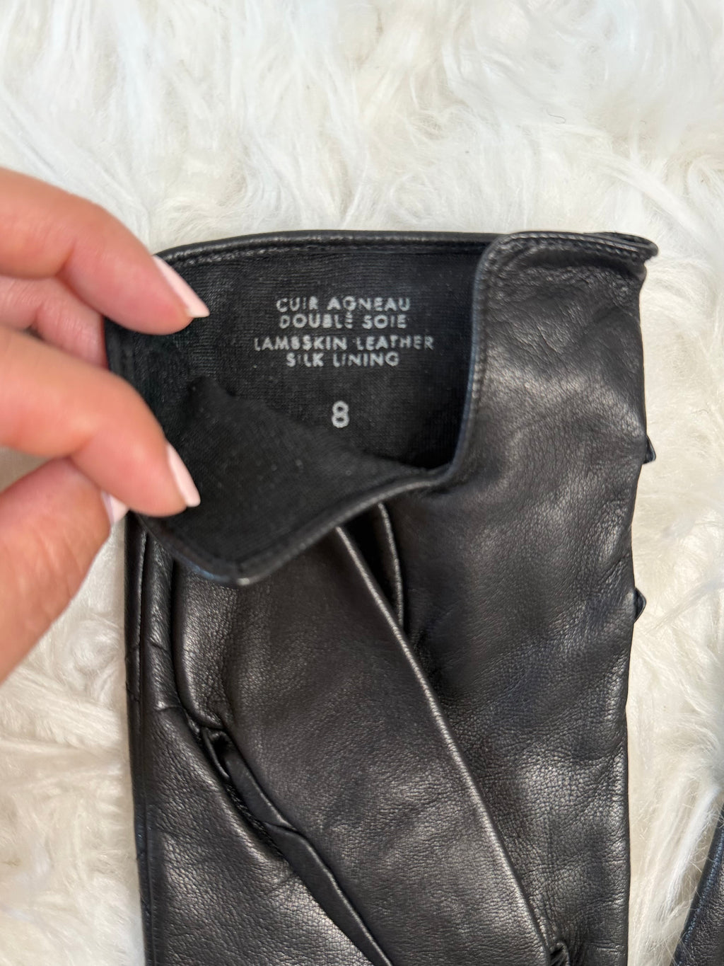 CHANEL LAMBSKIN LEATHER GLOVES INTERLOCKING CC LOGO
