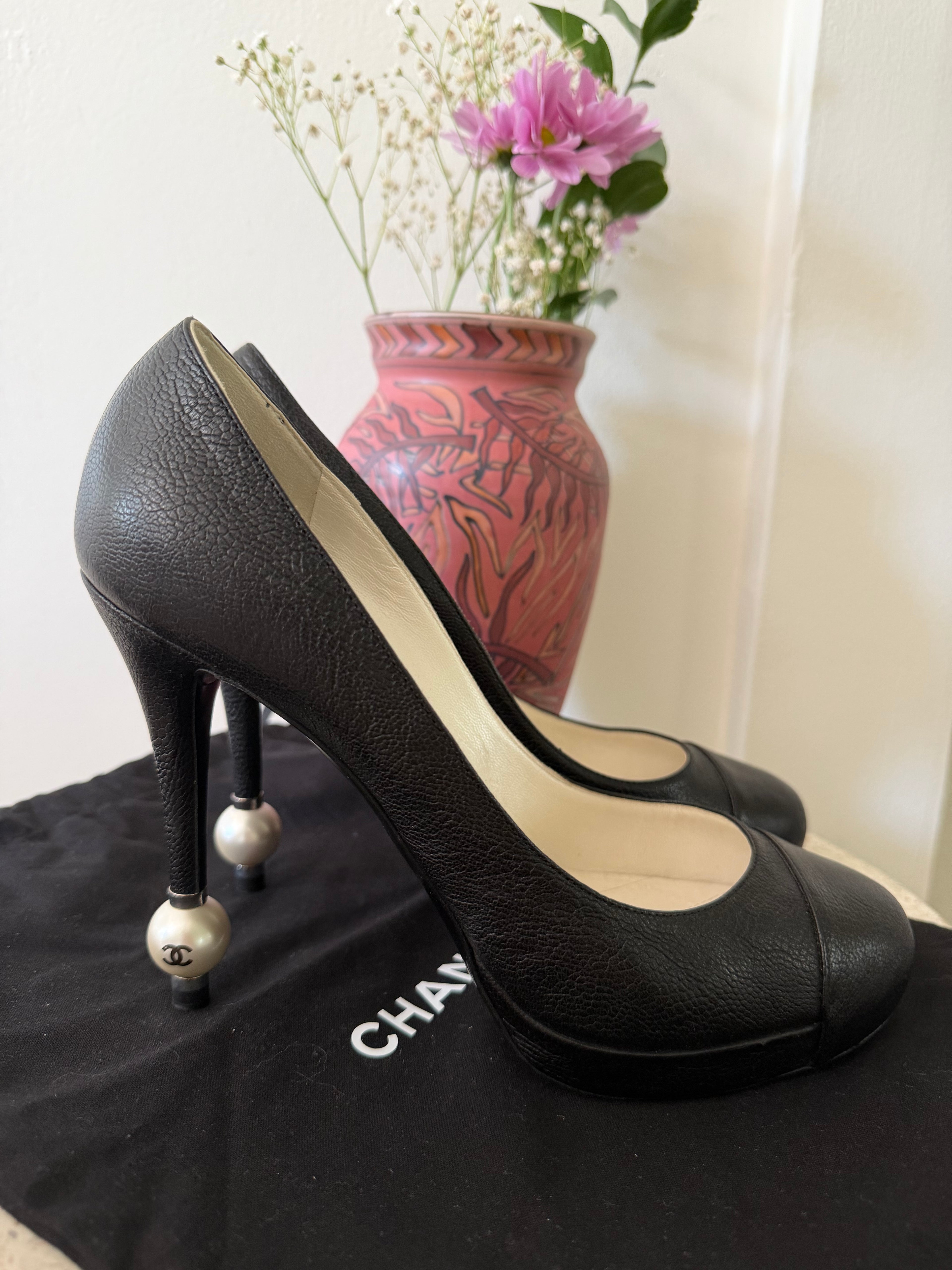 CHANEL INTERLOCKING CAVIAR LEATHER HEELS WITH PEARL HEEL