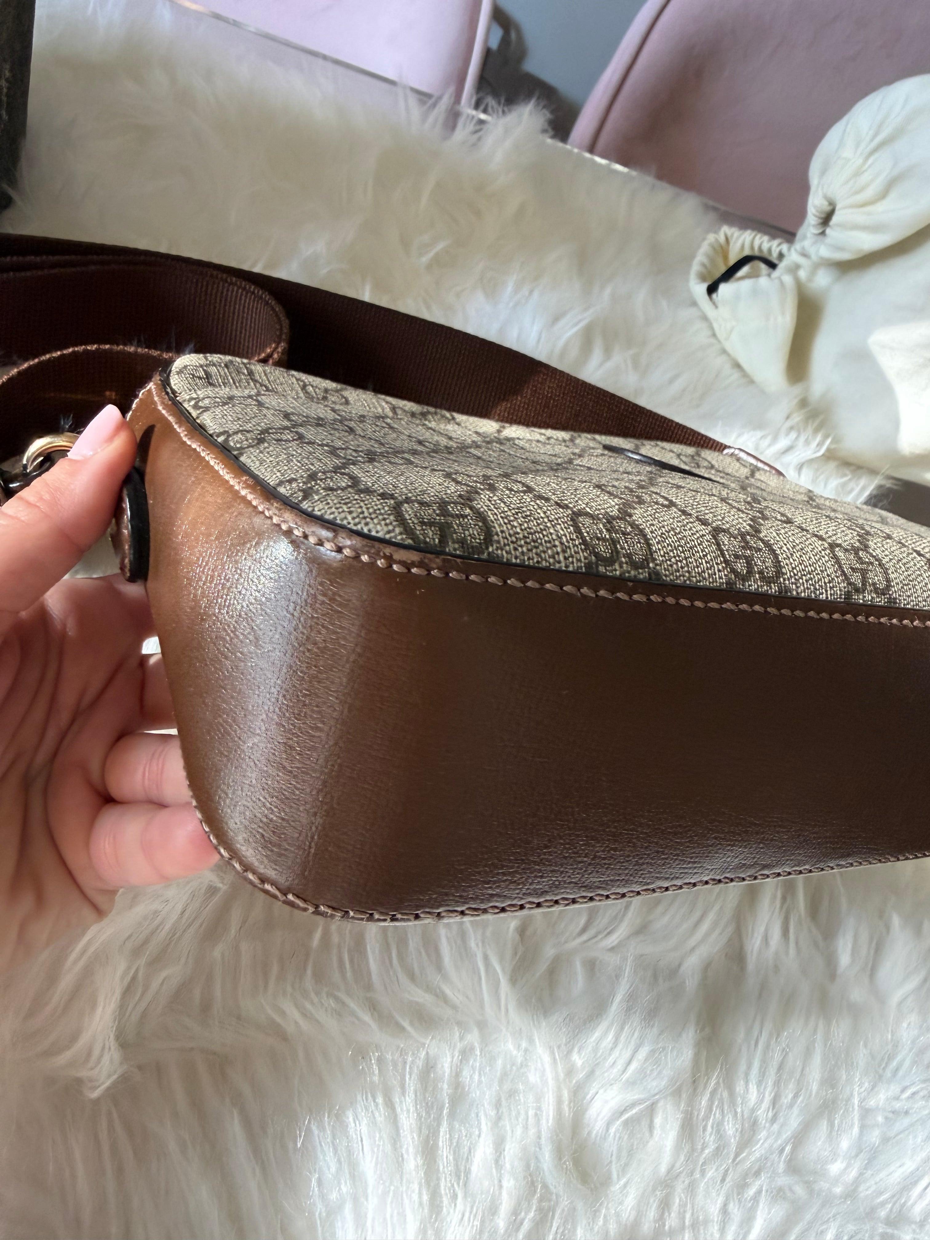 GUCCI GG SUPREME MONOGRAM AZALEA MESENGER BAG