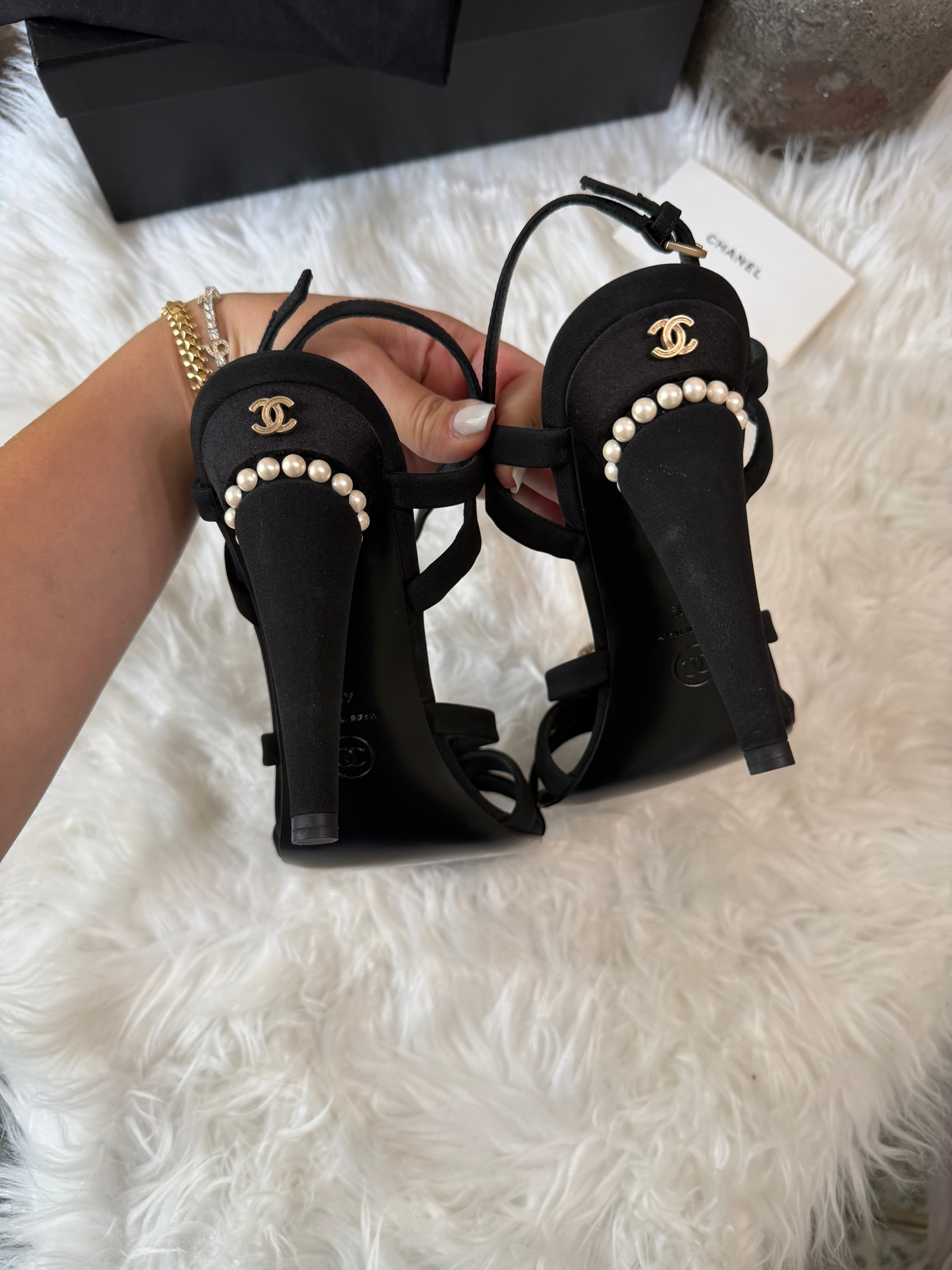 CHANEL PEARL AND CRYSTAL OPEN TOE SANDALS size: 41.5