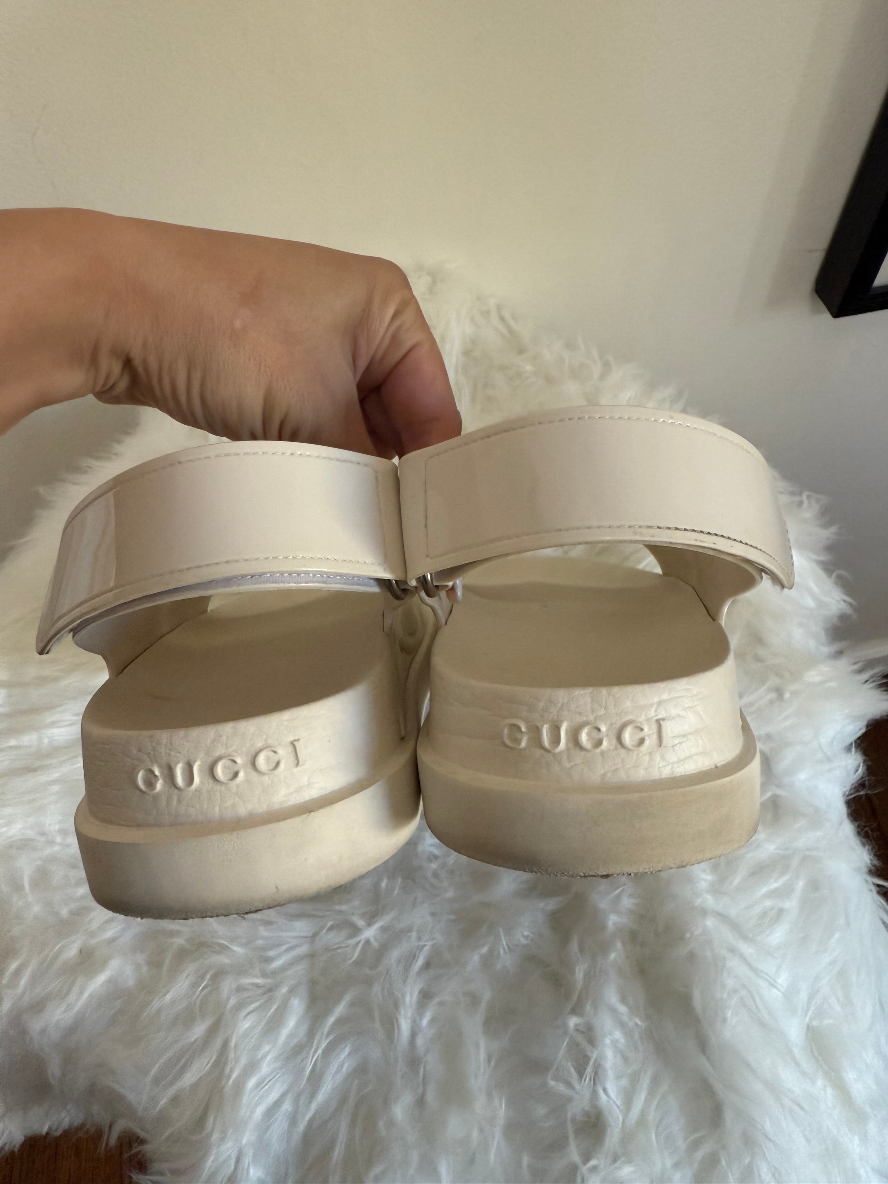 GUCCI ISLA RUBBER DAD buckle SANDALS