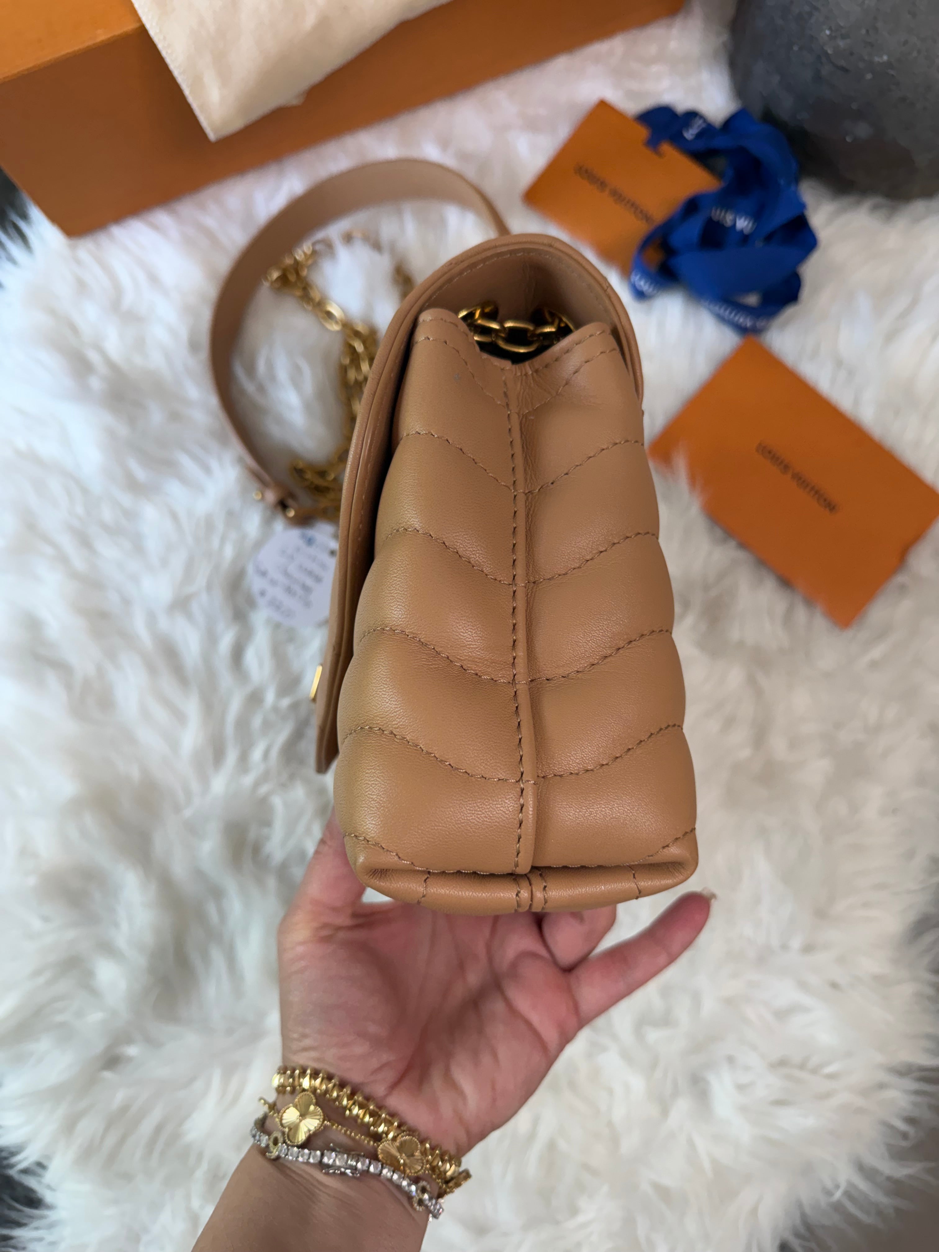 LOUIS VUITTON CALFSKIN LV NEW WAVE CHAIN BAG