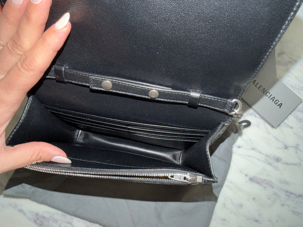 BALENCIAGA B LOGO WALLET ON CHAIN